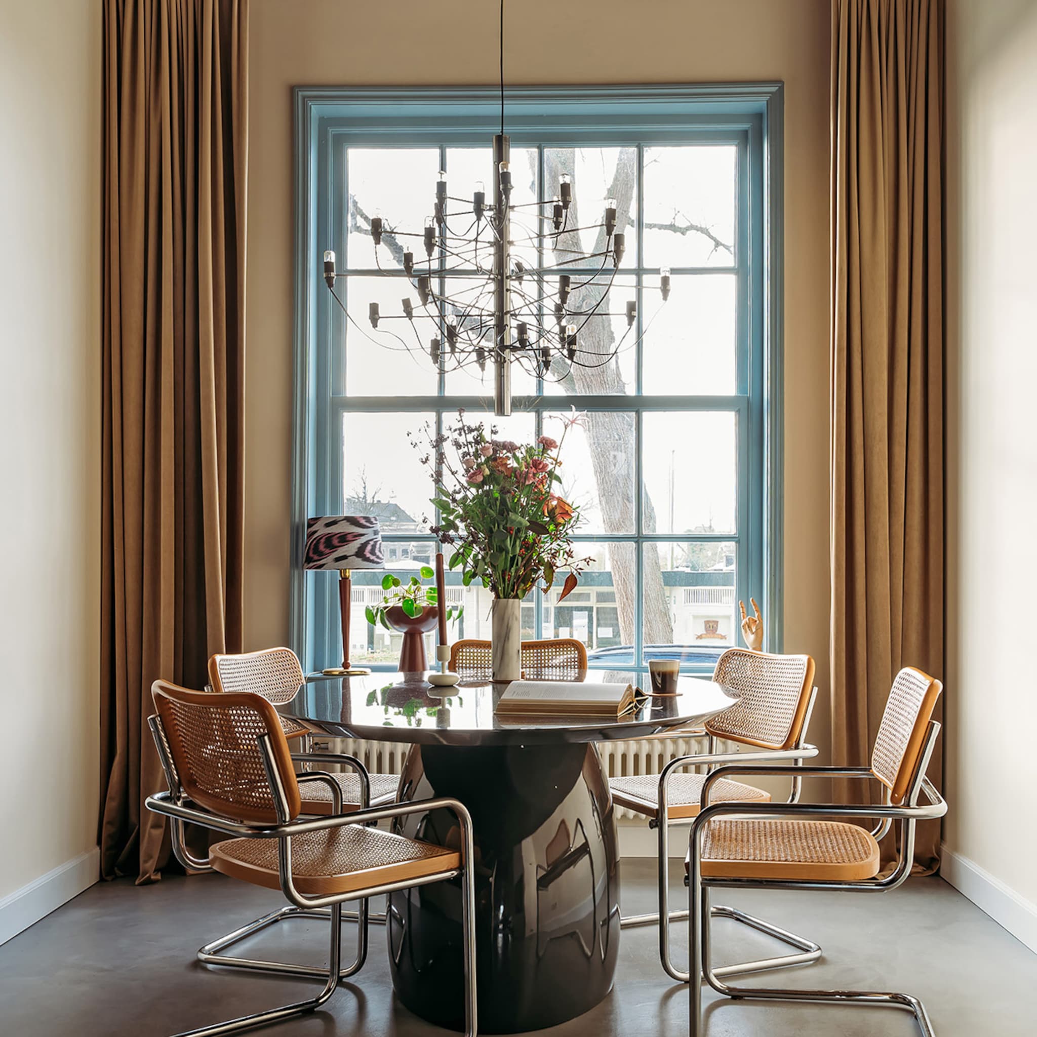 binnenkijken in huizen met ronde tafel