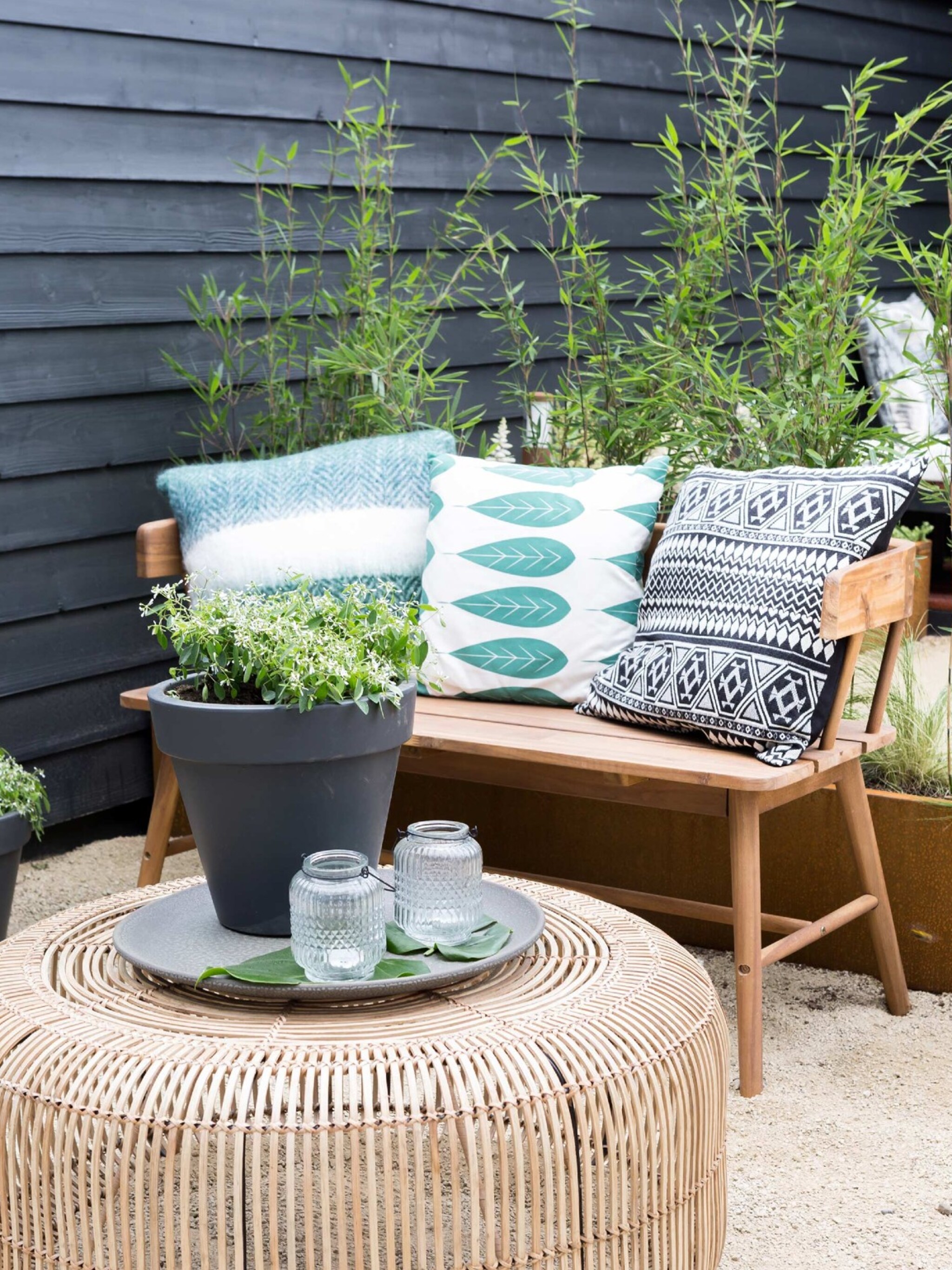 maak je balkon of terras lenteklaar met deze musthaves