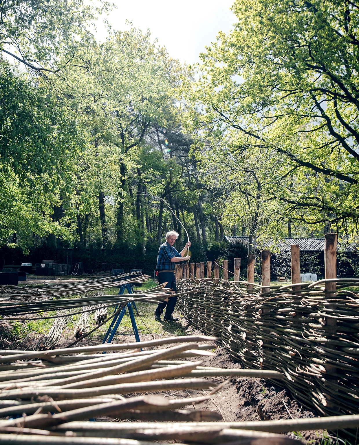 ‘Een schutting uit éénstuk oogt rustiger daneentje die is opgebouwduit standaard-panelen. En hij is nog steviger ook.’