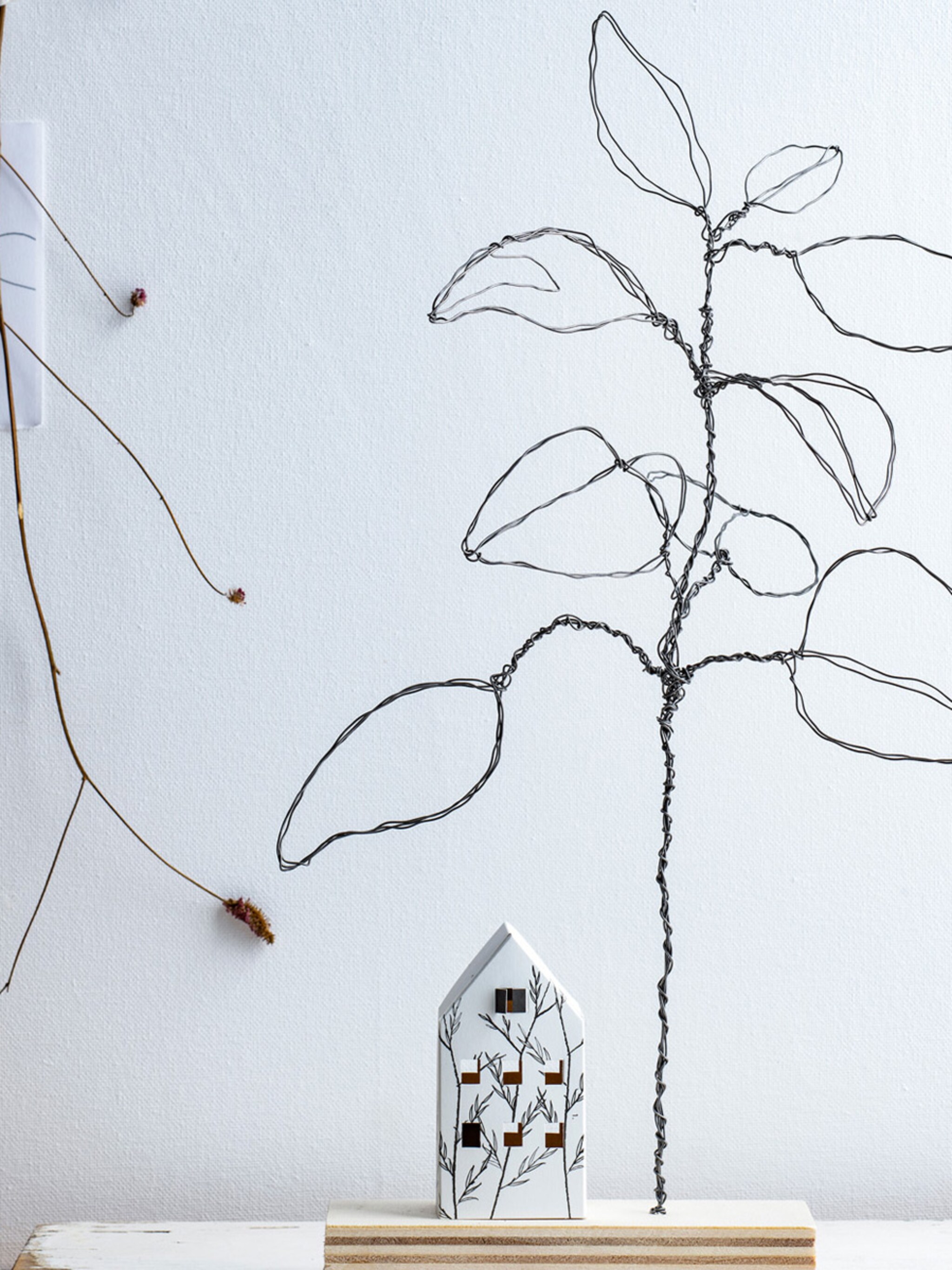 diy bladsculptuur van binddraad