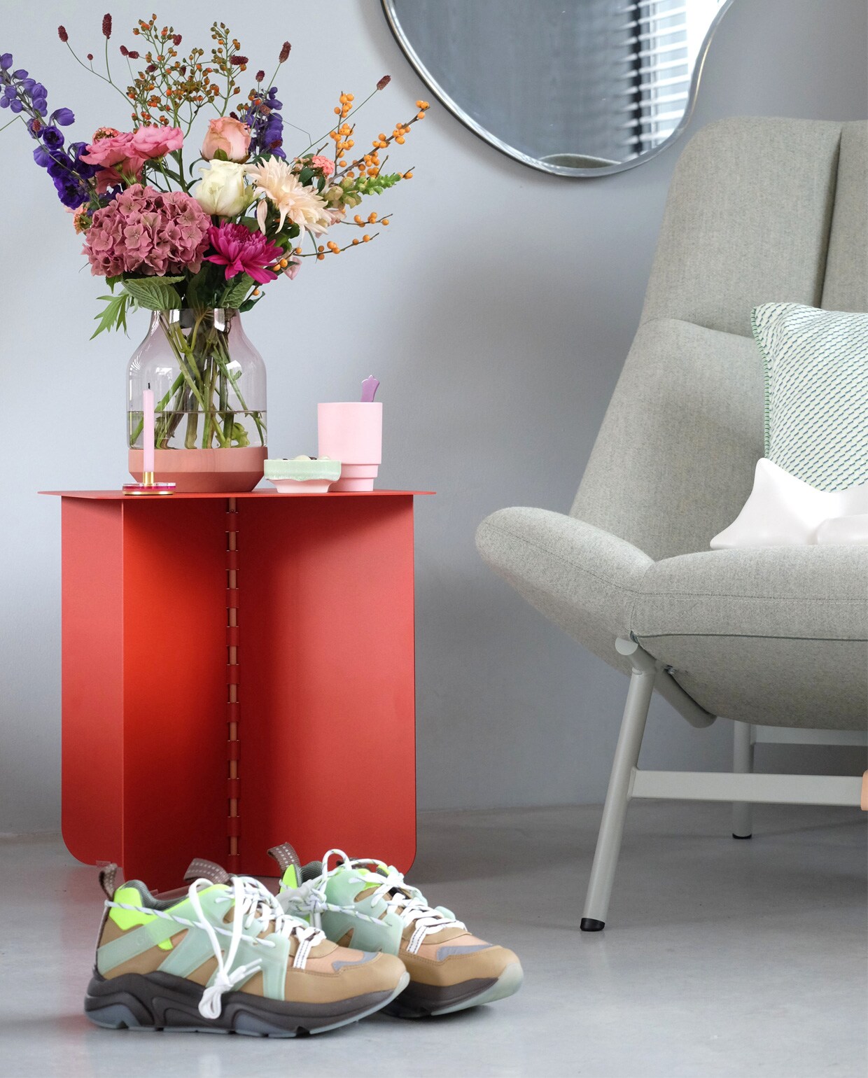 Soft Facet fauteuil | Hinge bijzettafel