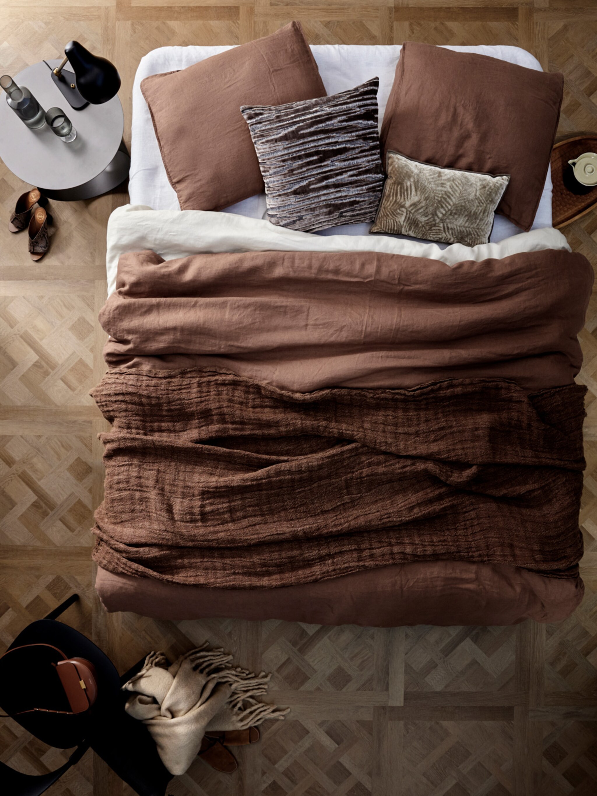 warme kleuren en zachte stoffen maak je huis herfstklaar met deze tips