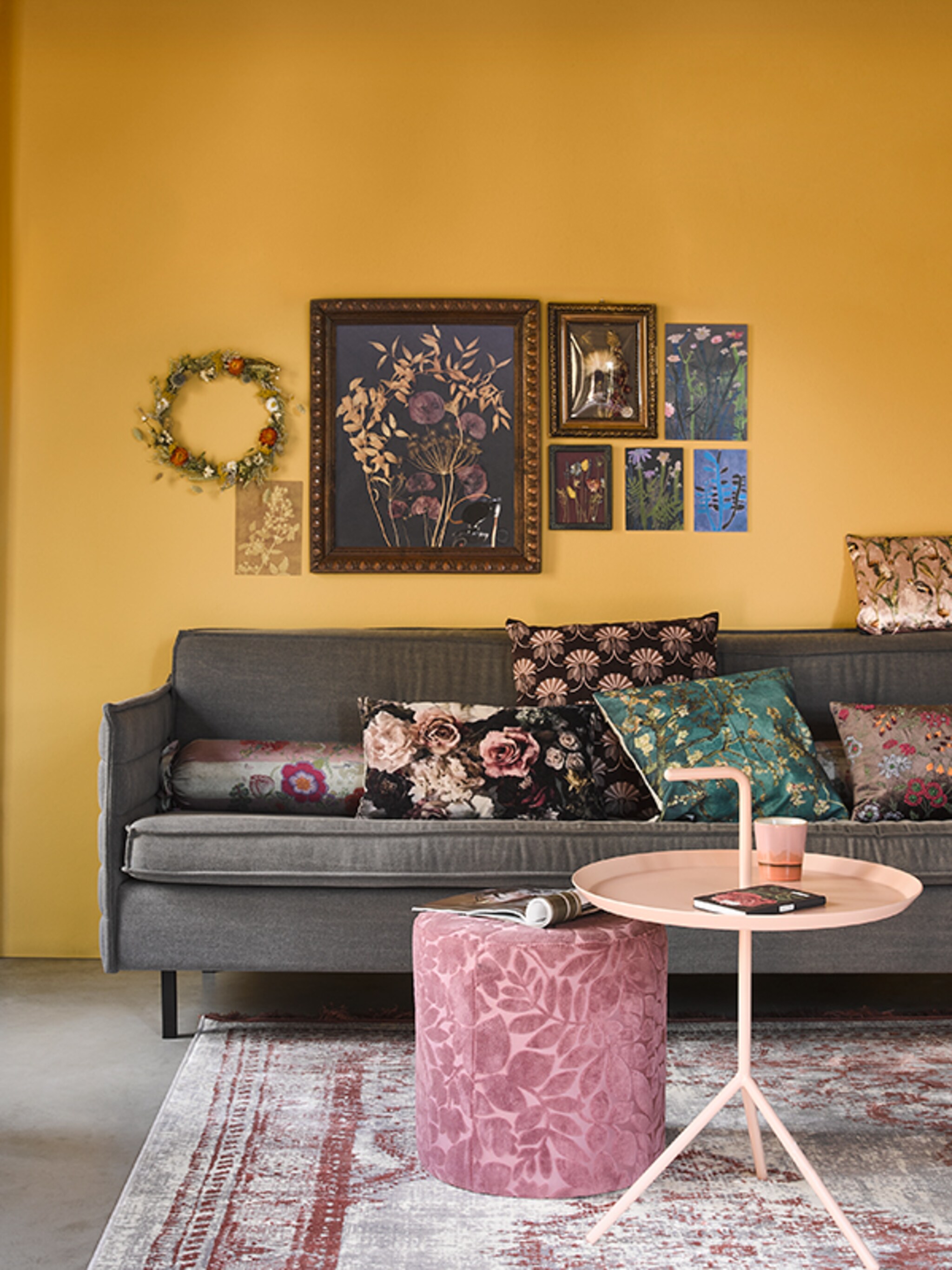interieur in bloei 5x stylen met een bloemenprint