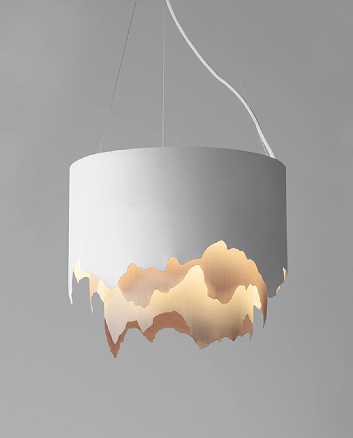 Aava lamp door Laura Väre | Fotografie Rauno Träskelin
