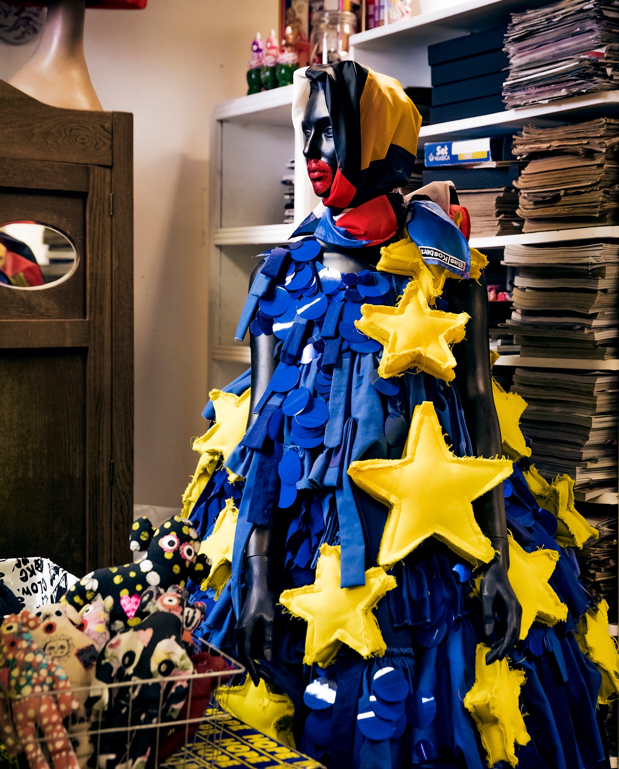 Jurk uit de collectie Hope. ‘We zijn met het hele team gaan onderzoeken wat we allemaal hoopvol vonden en hoe zich dat manifesteert. Eén uitkomst was het kijken naar een sterrenhemel.’