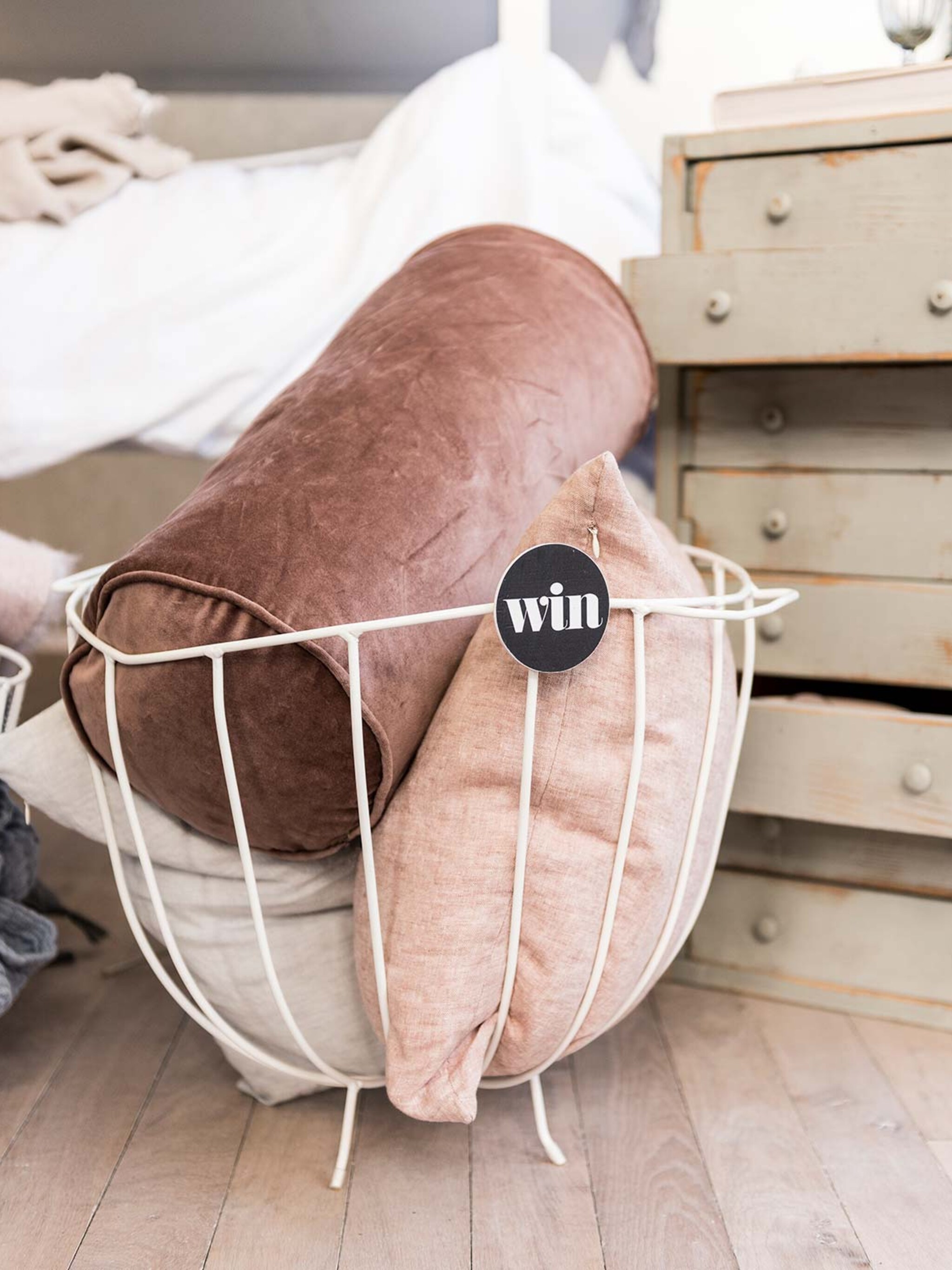win een witte korf van k willeminhuis