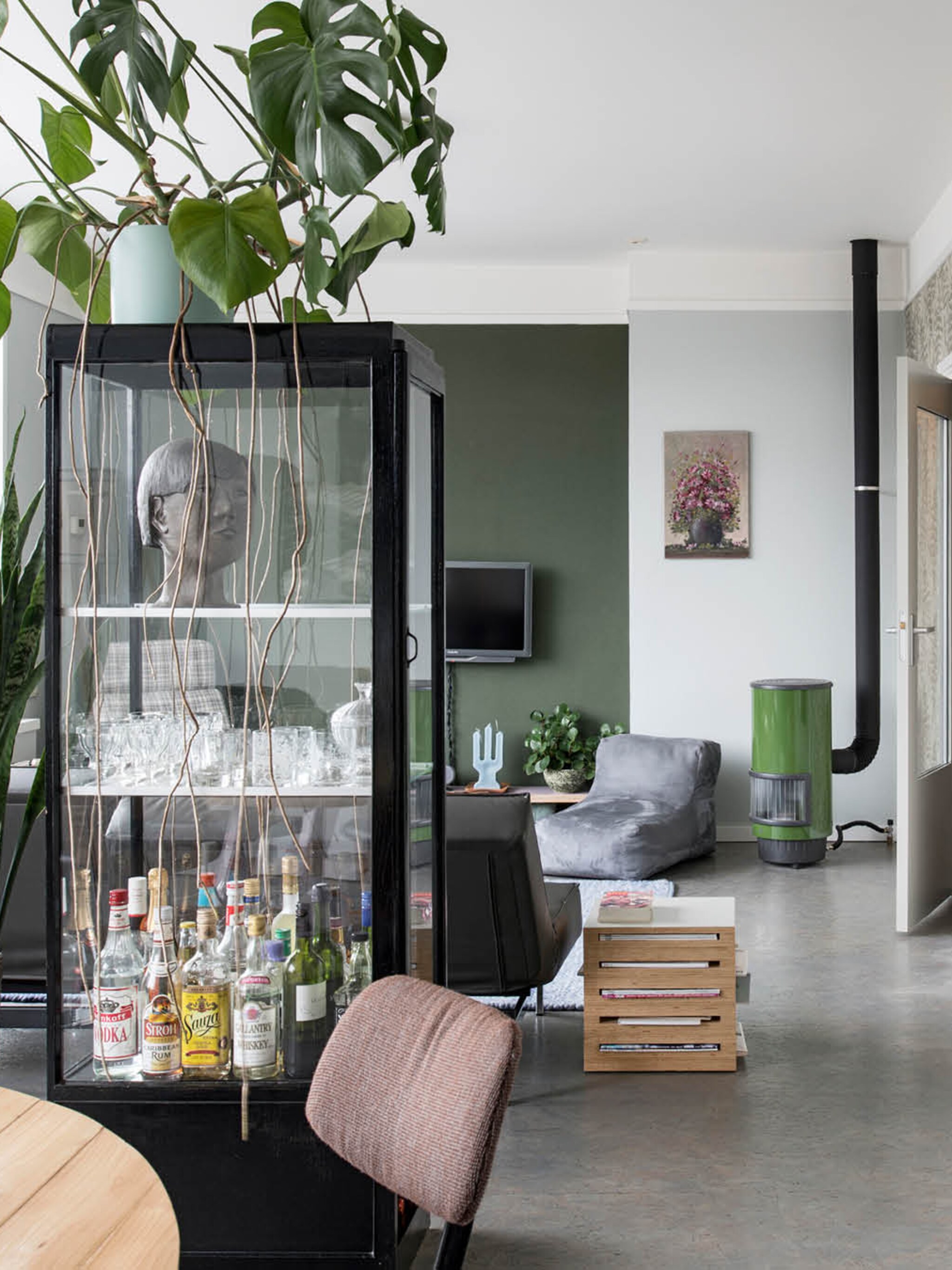 binnenkijken in een bedrijfspand met bovenwoning in eindhoven