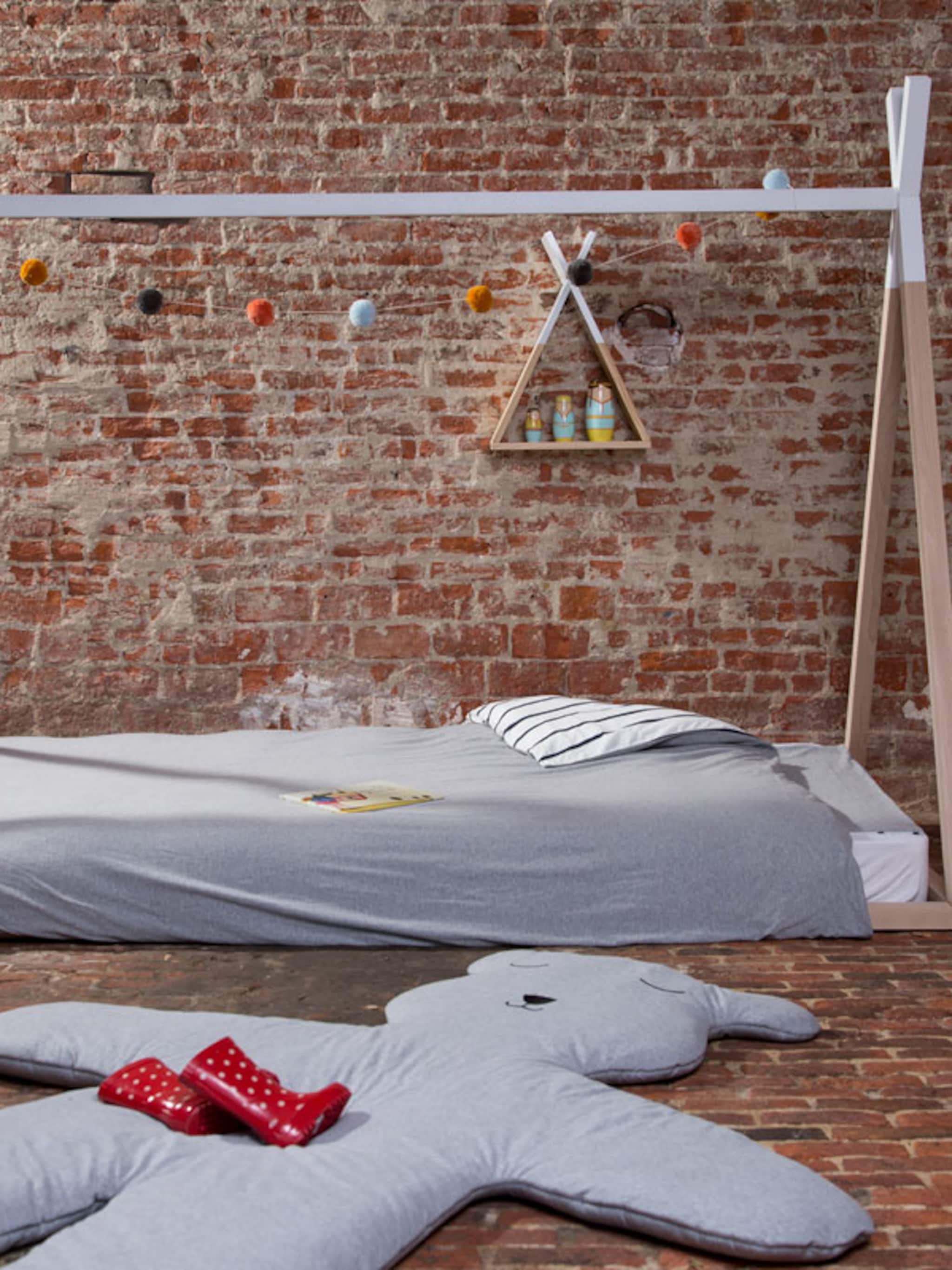 pick of the week bedframe van childhome