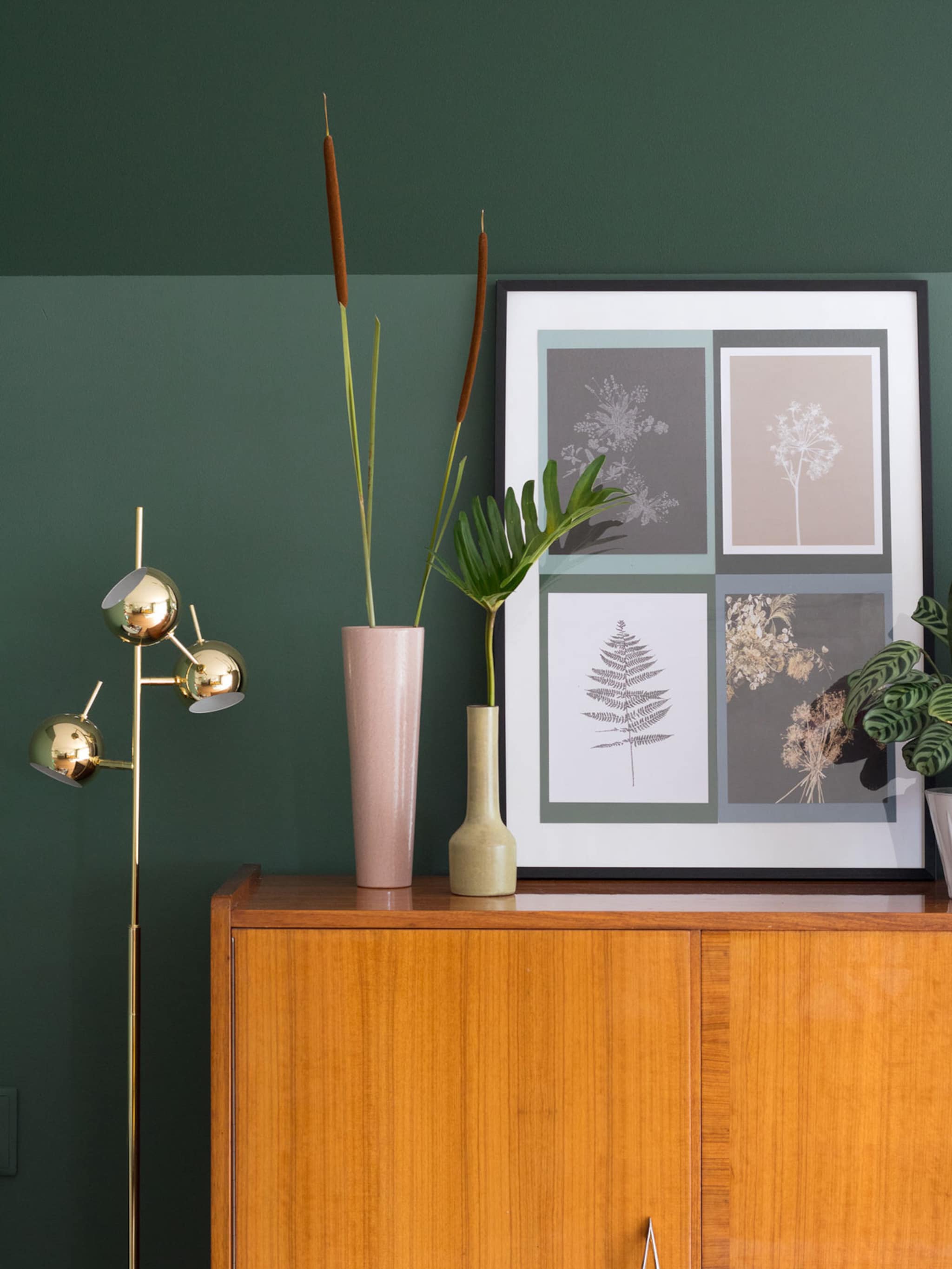 4x stylen met posters in lijsten