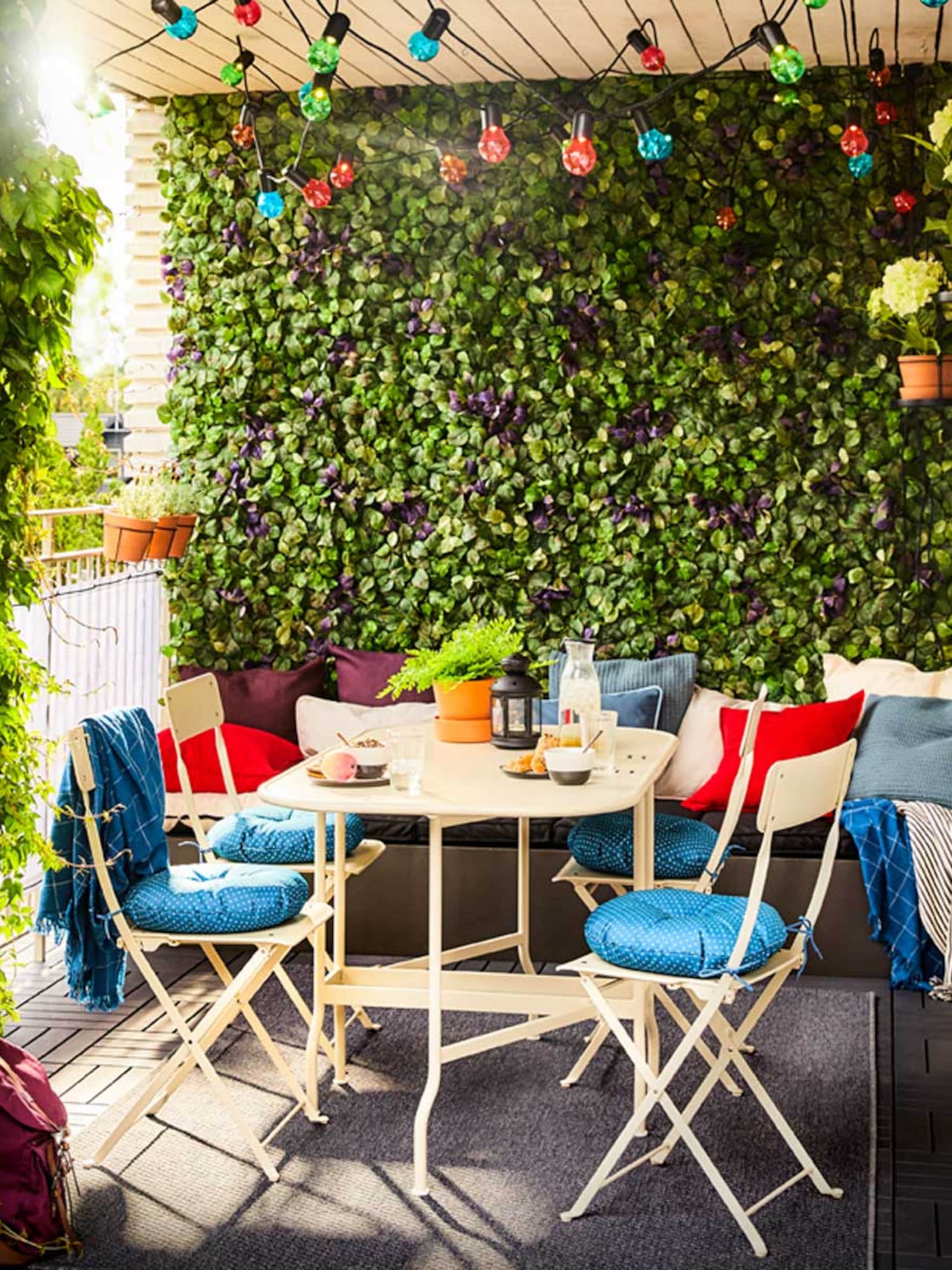over the top met kleuren in de tuin