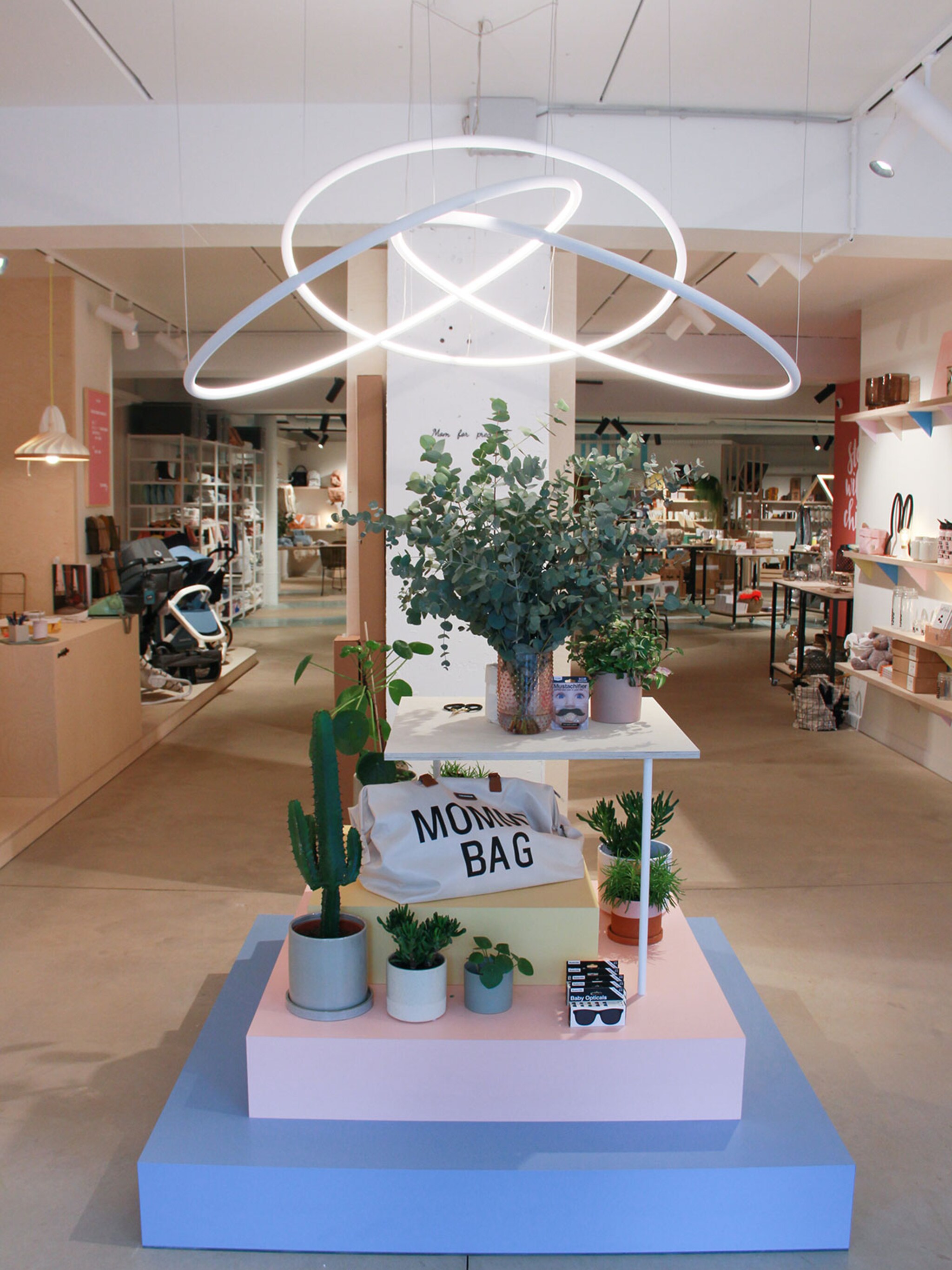 ontdek vrolijke conceptstore kabine en brunchbar kantine in koksijde