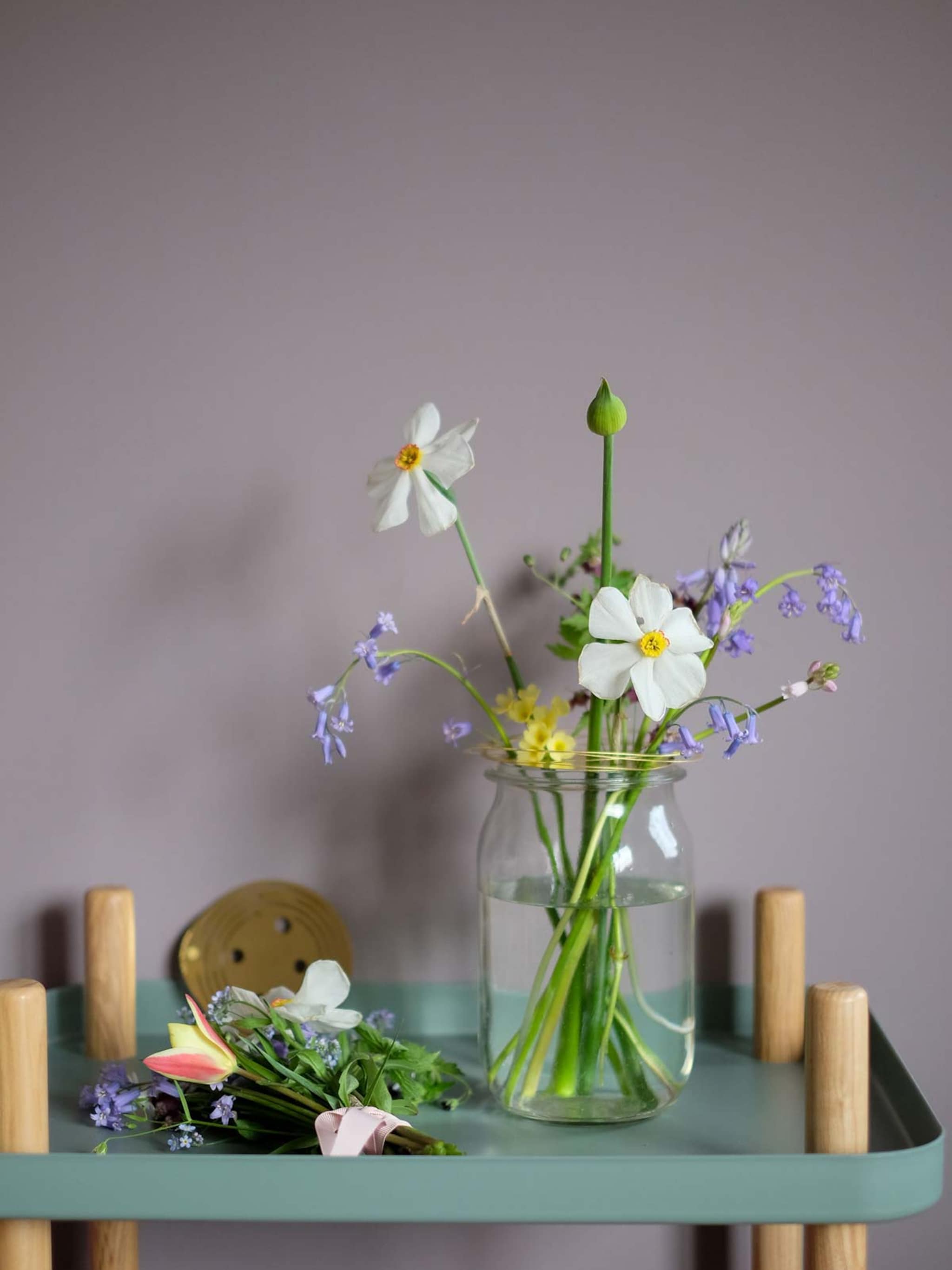 kunstwerk in een vaas met flower constellations
