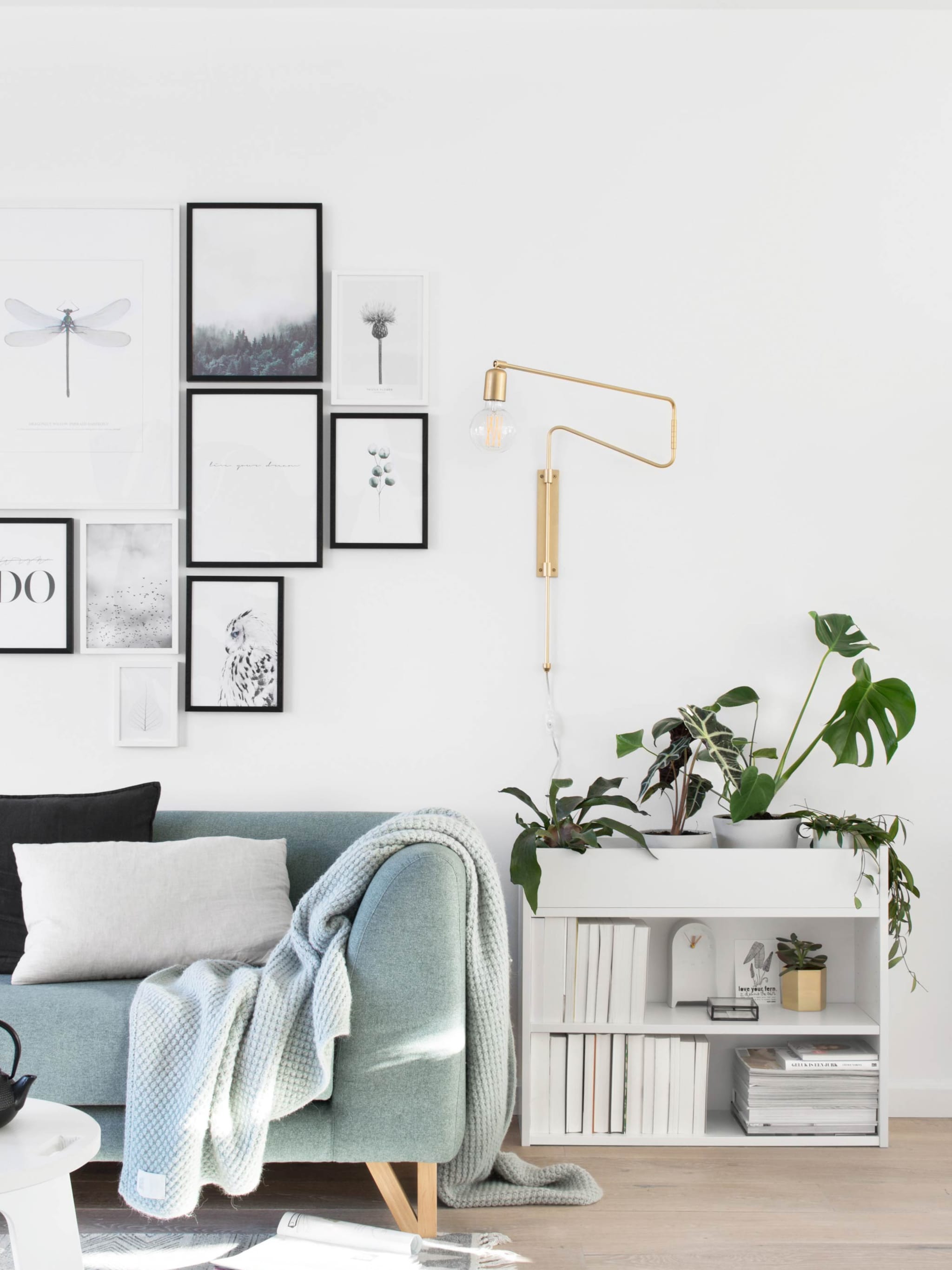 ikea hack boekenkast en plantenbak in een