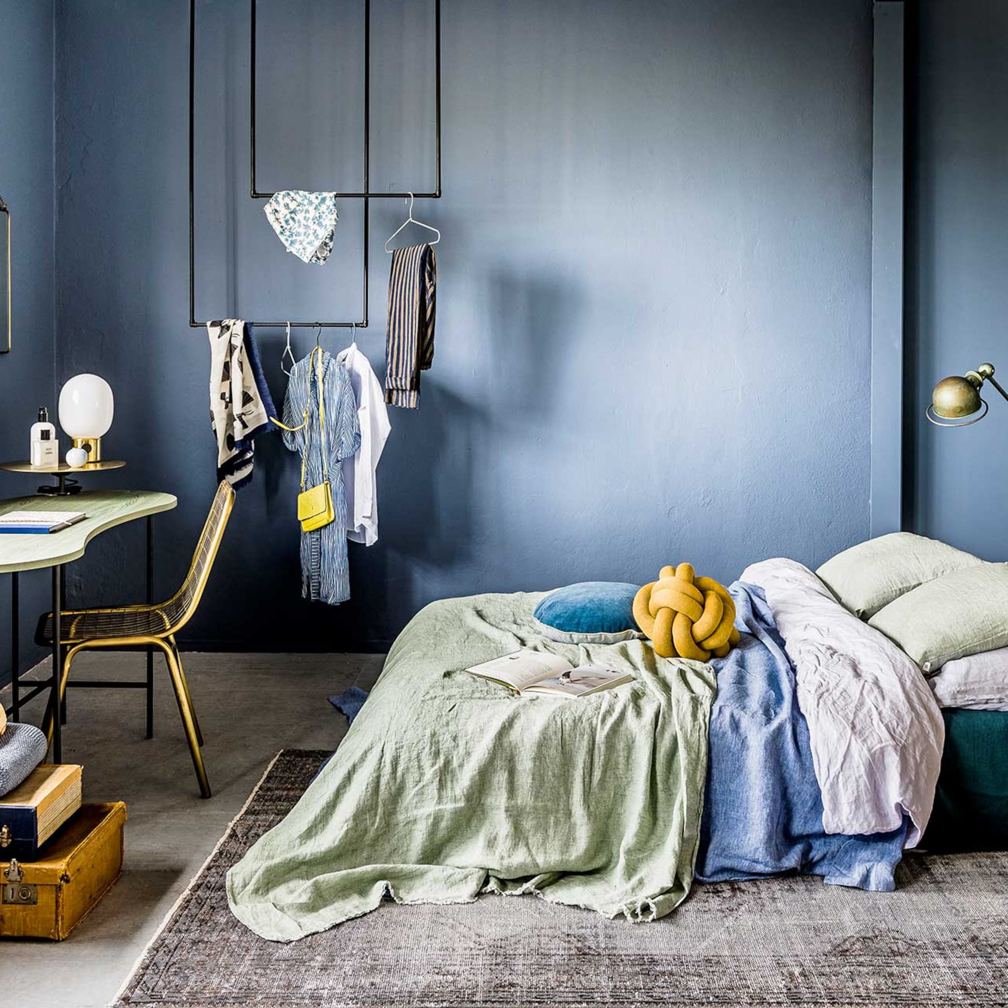 een blauw interieur maak van je huis een warm nest met denimblauw