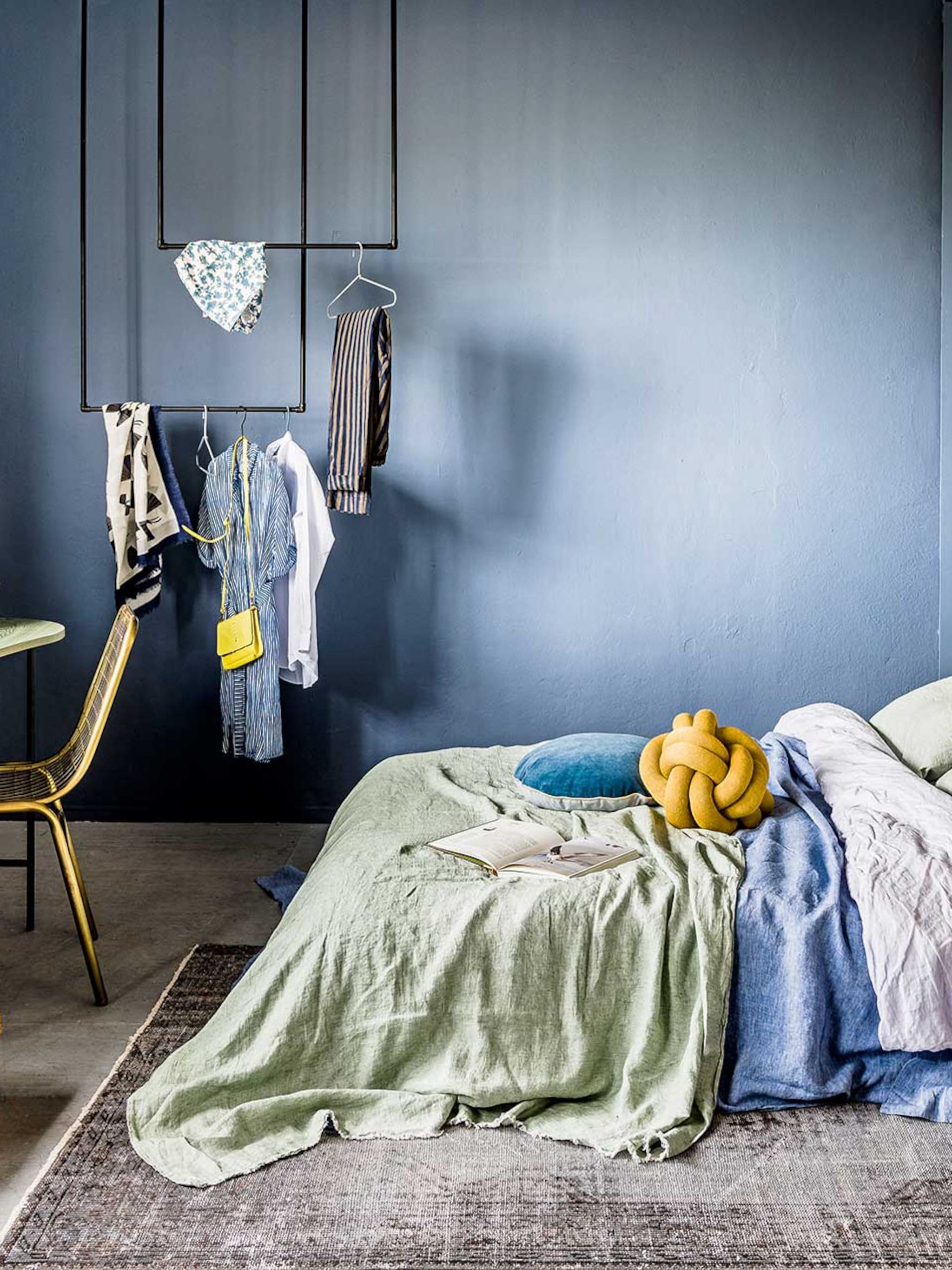een blauw interieur maak van je huis een warm nest met denimblauw