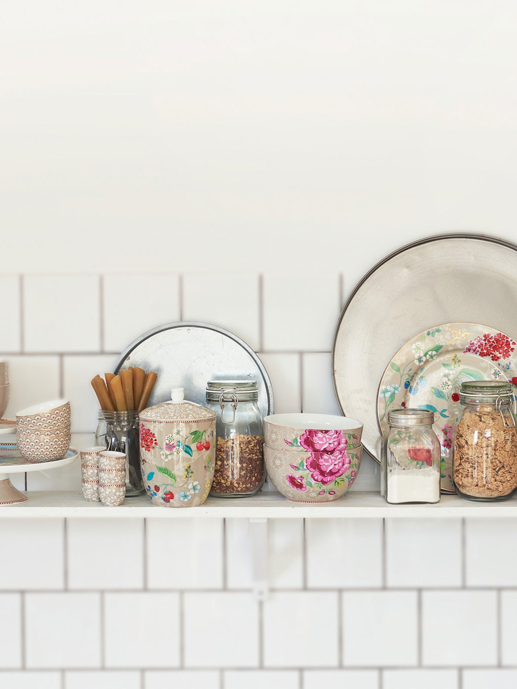 merk in de spotlight pip studio met pip servies