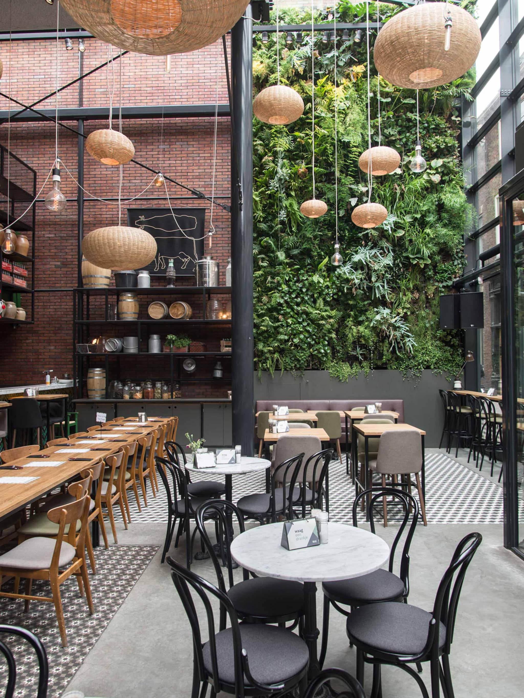 sfeervol eten bij restaurant waag in leiden