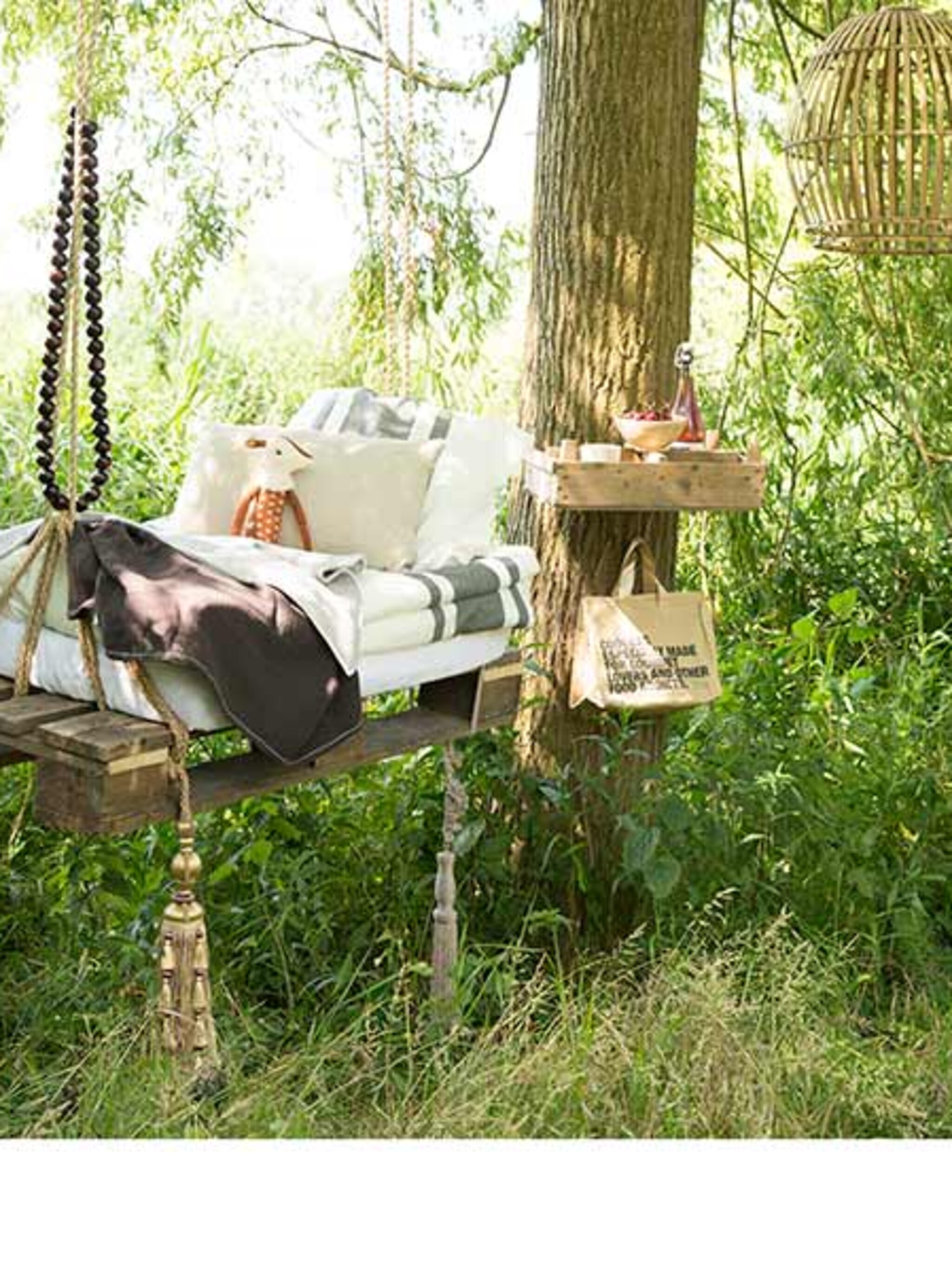 luieren op de loungeschommel