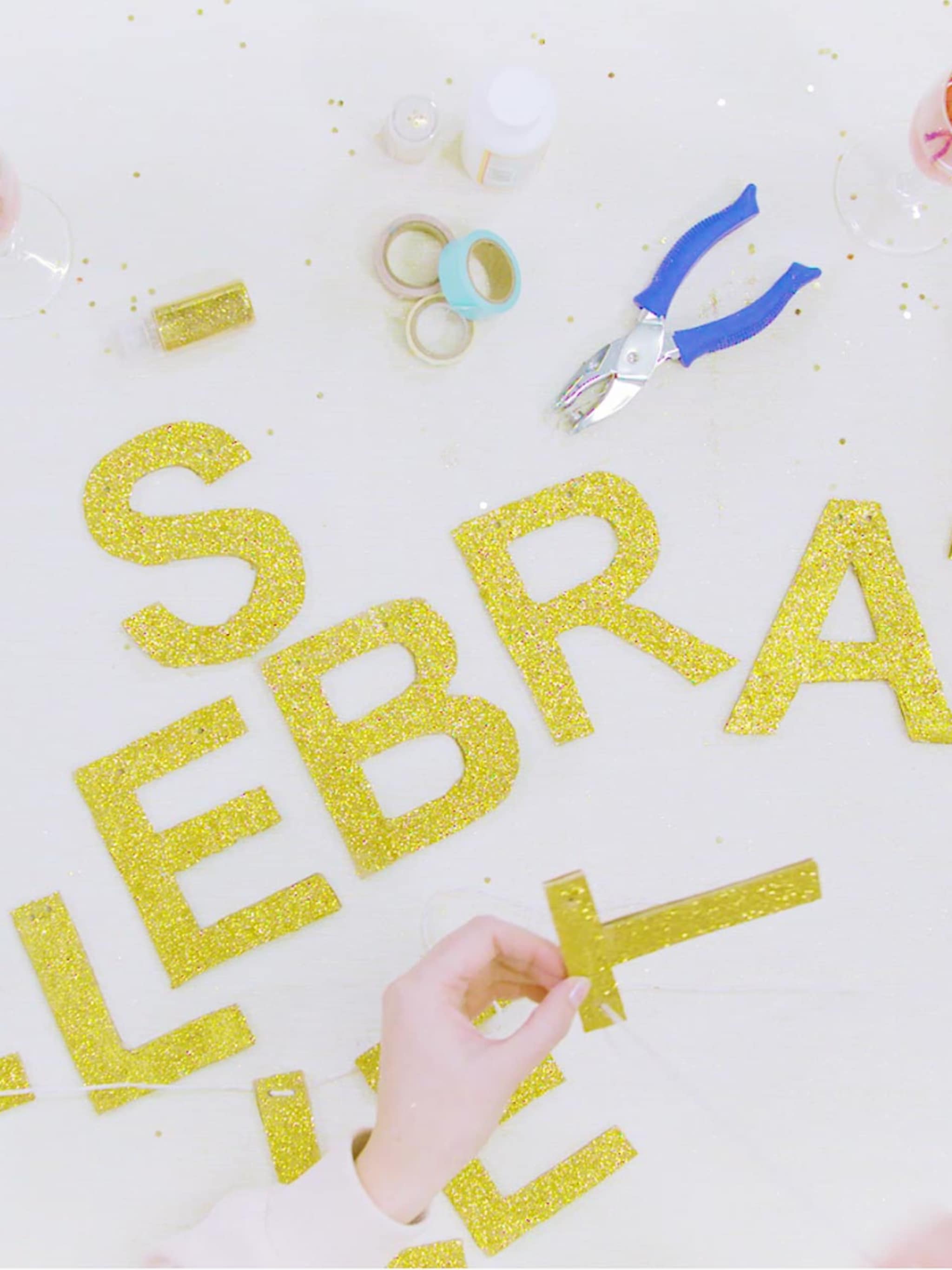 diy feestelijke letterslinger