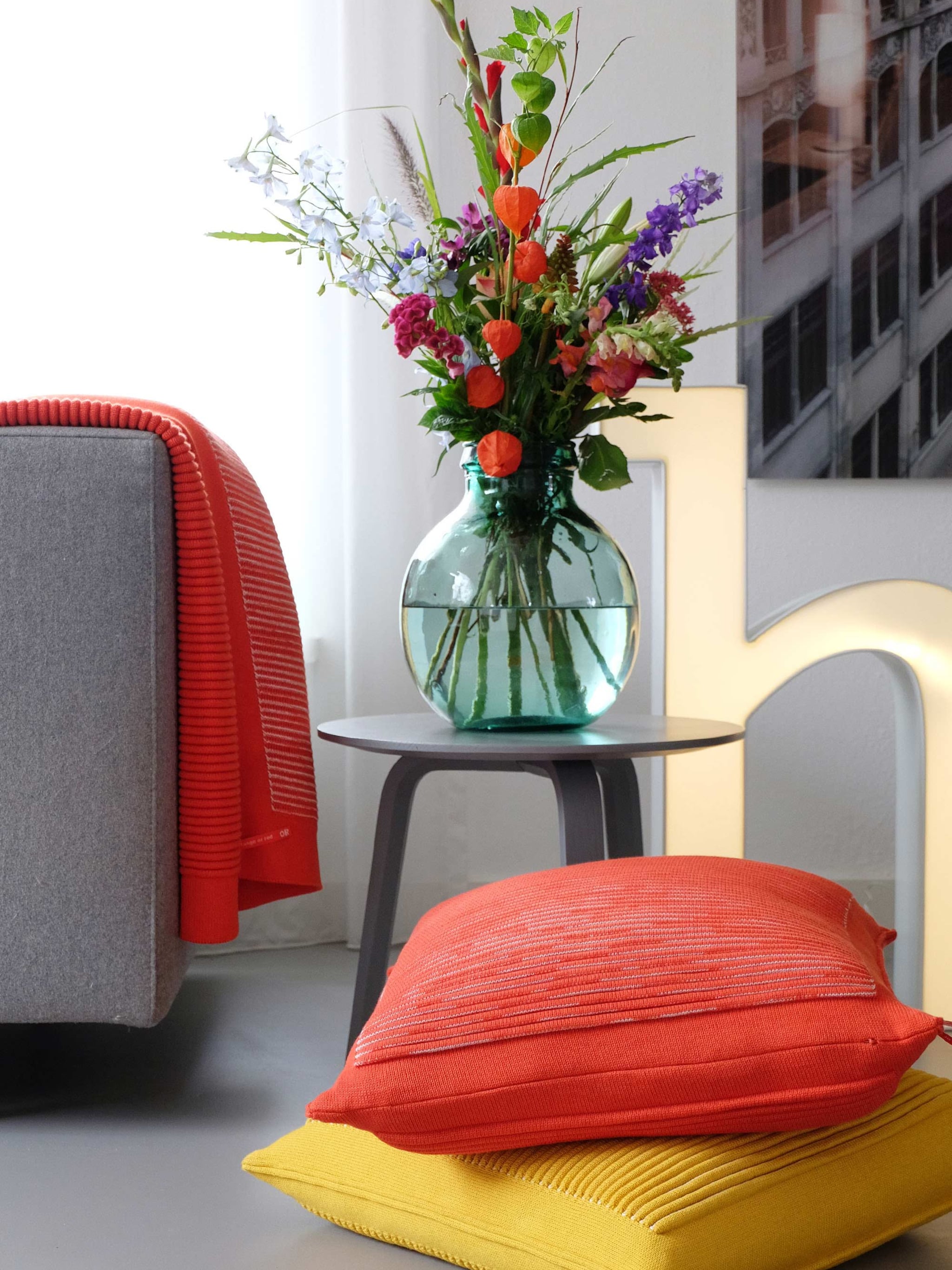 orange or red van marieke van heck