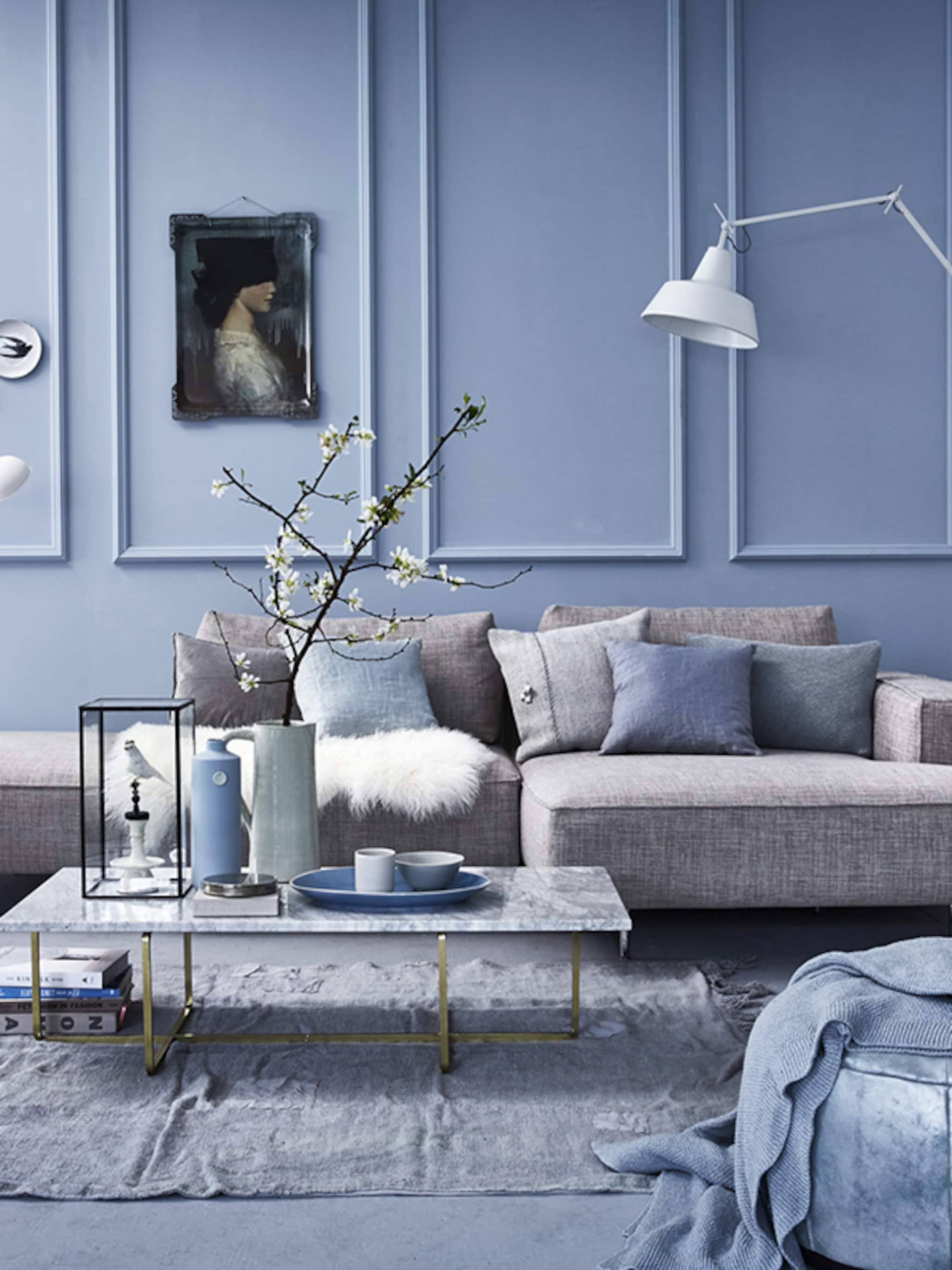 in de wolken styling in dromerig blauw wit en grijs