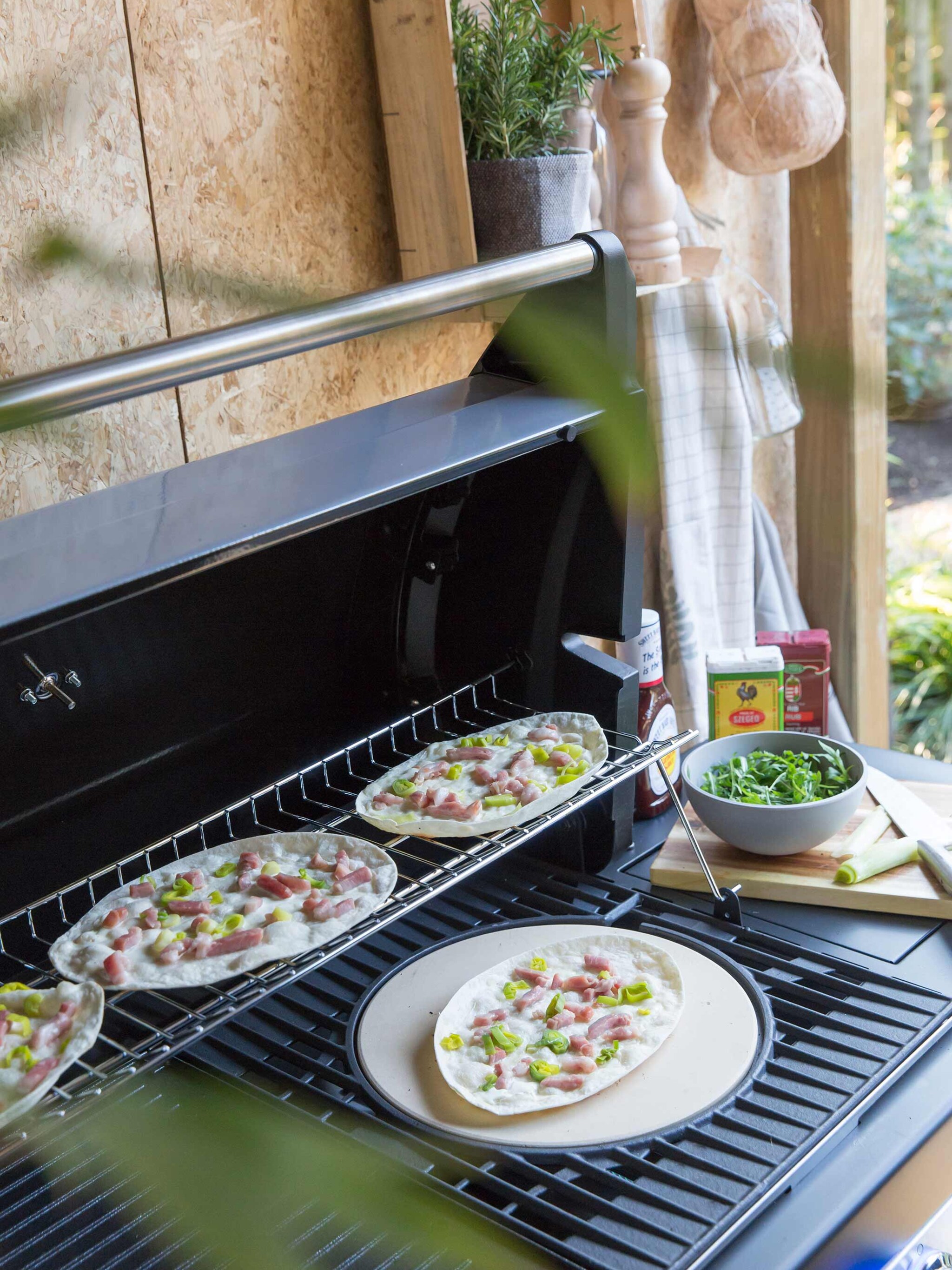 barbecue gerecht klassieke flammkuchen