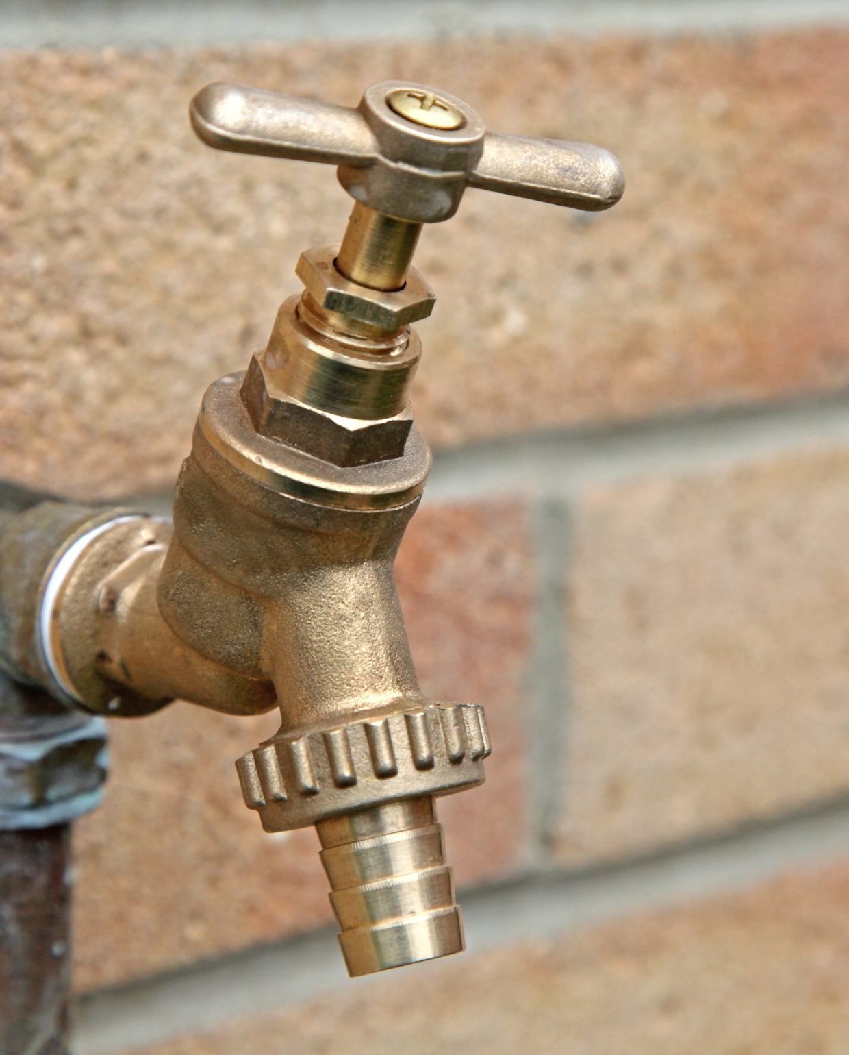 Stappenplan voor de aanleg van een buitenkraan Canva