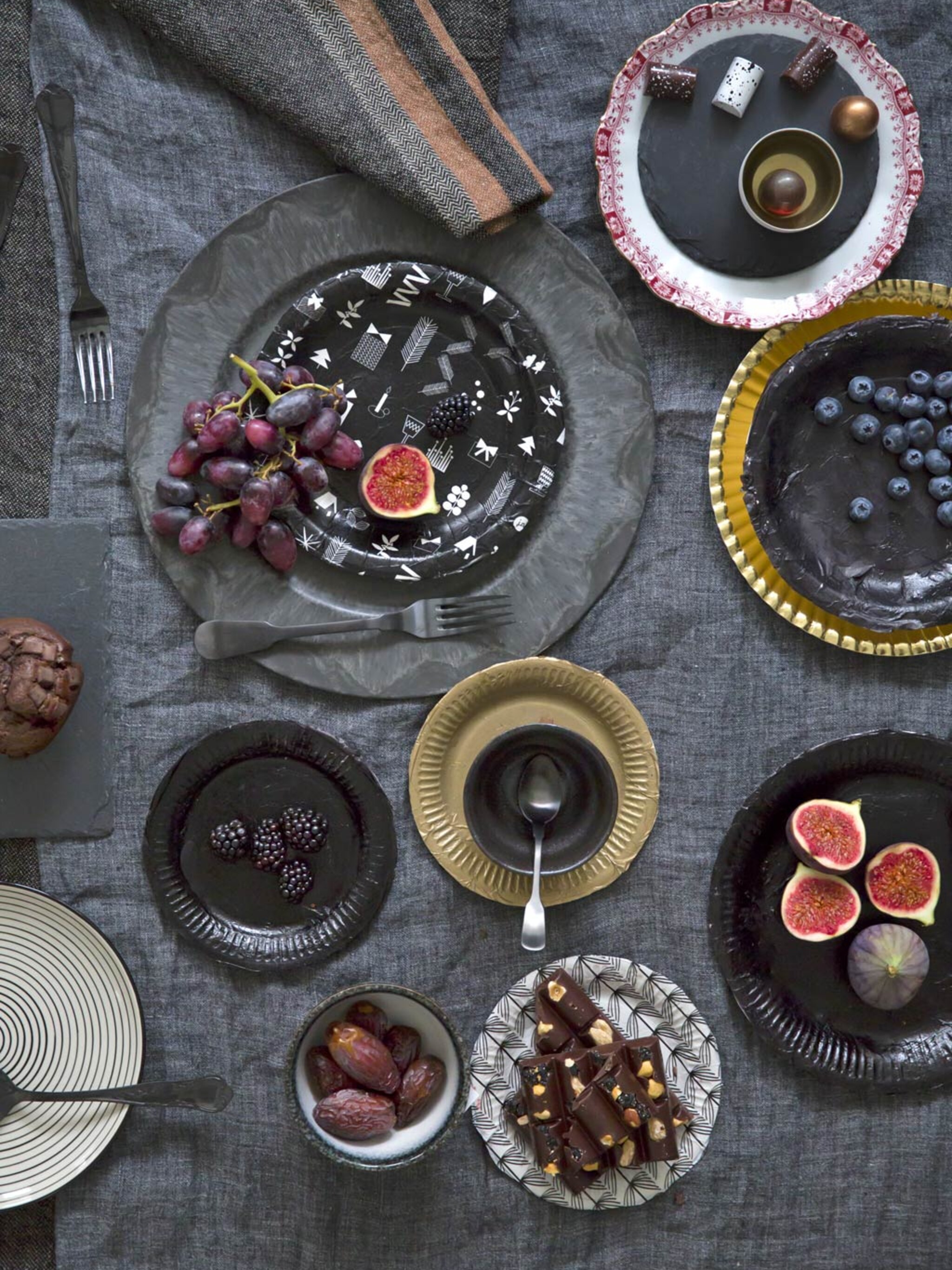 papieren bordjes voor een grand dessert
