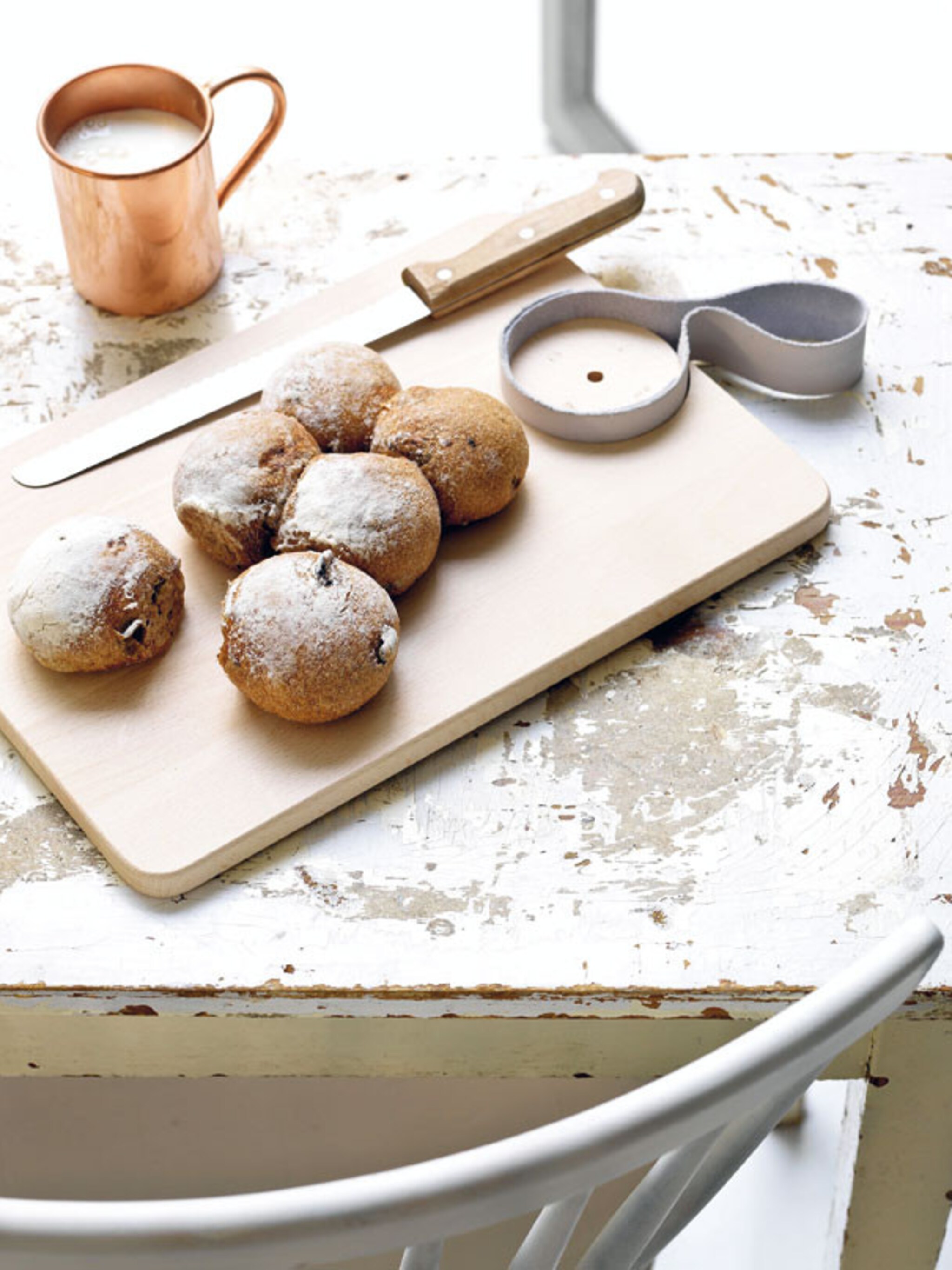 houten broodplank met leer