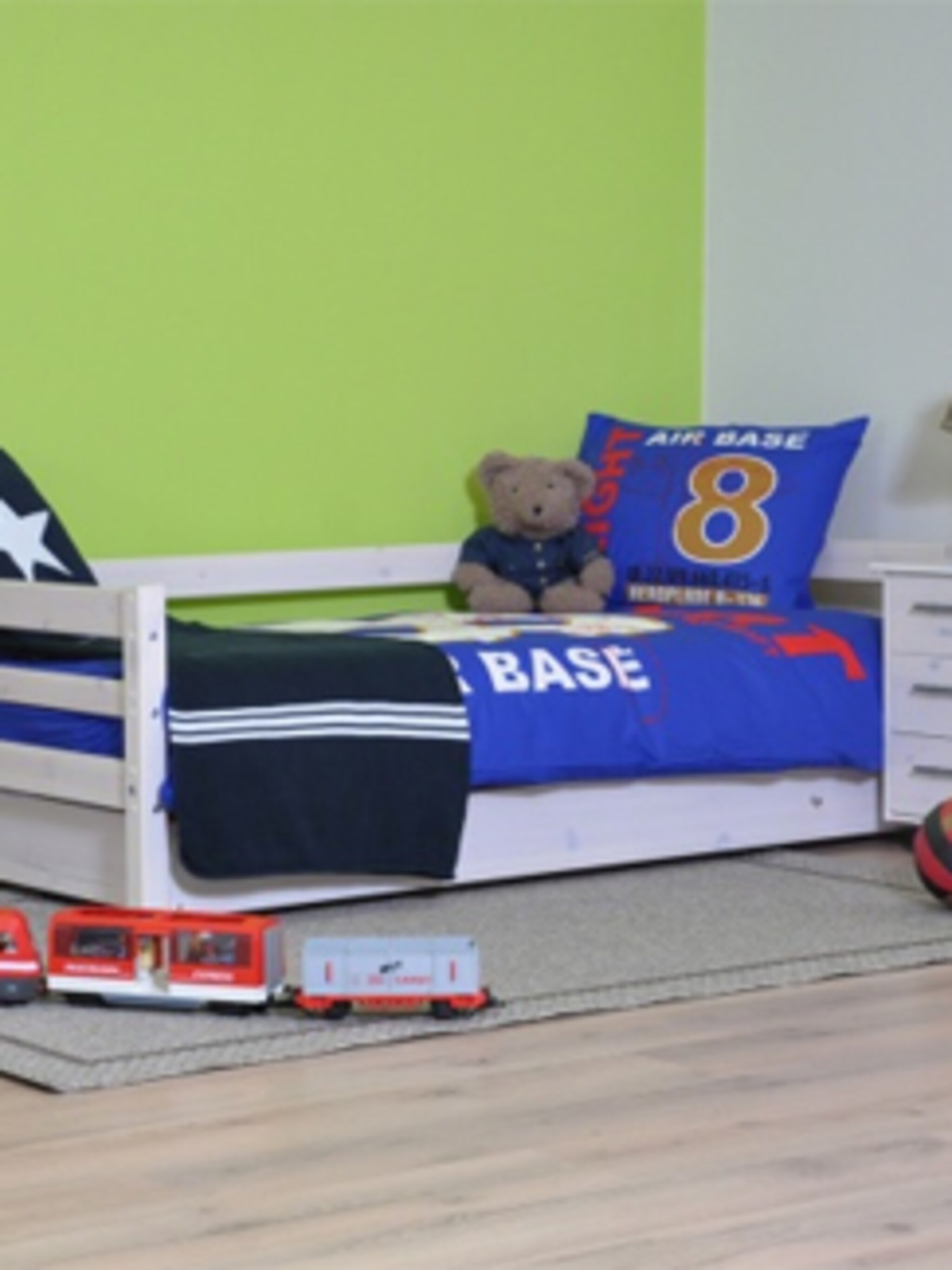 kinderbed en bankje ineen