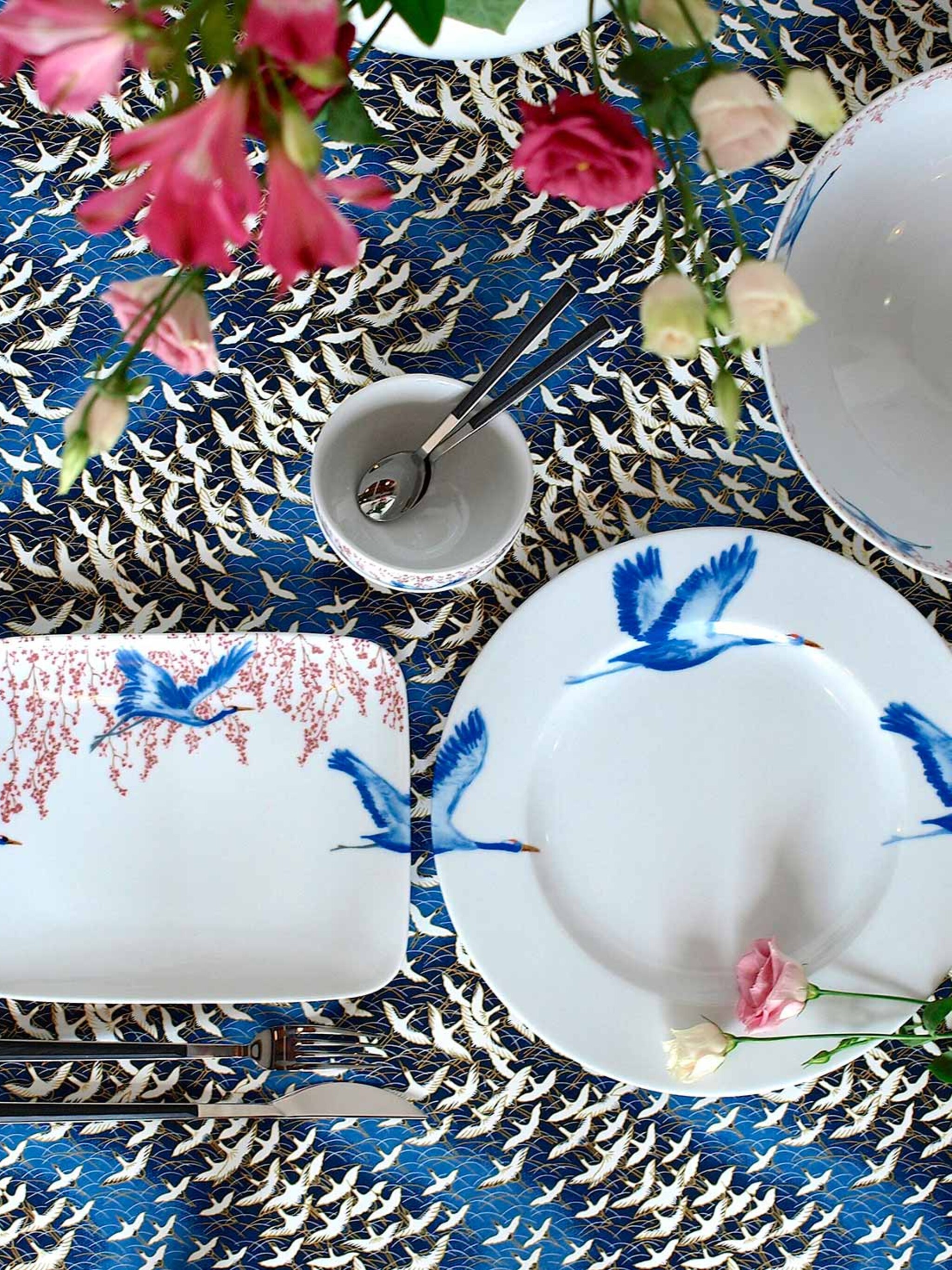 steel de show met servies van catchii homeware