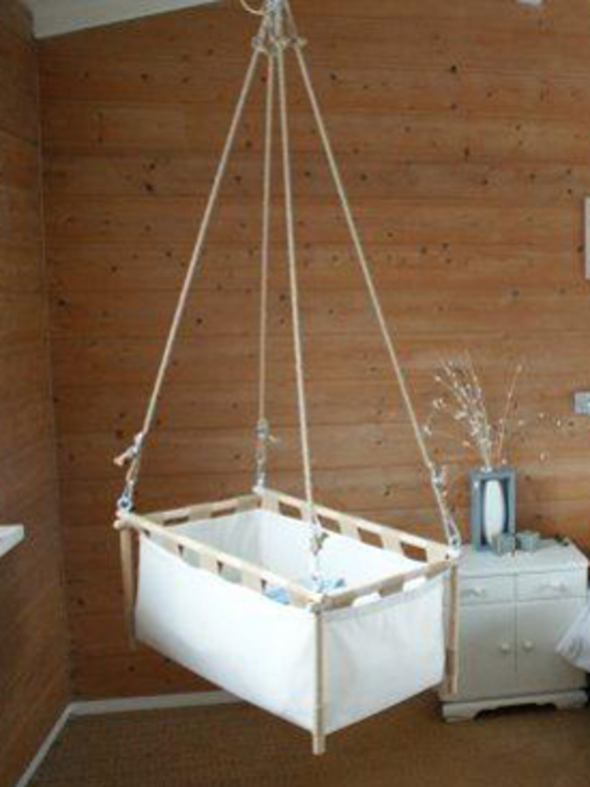 wieg voor de babykamer