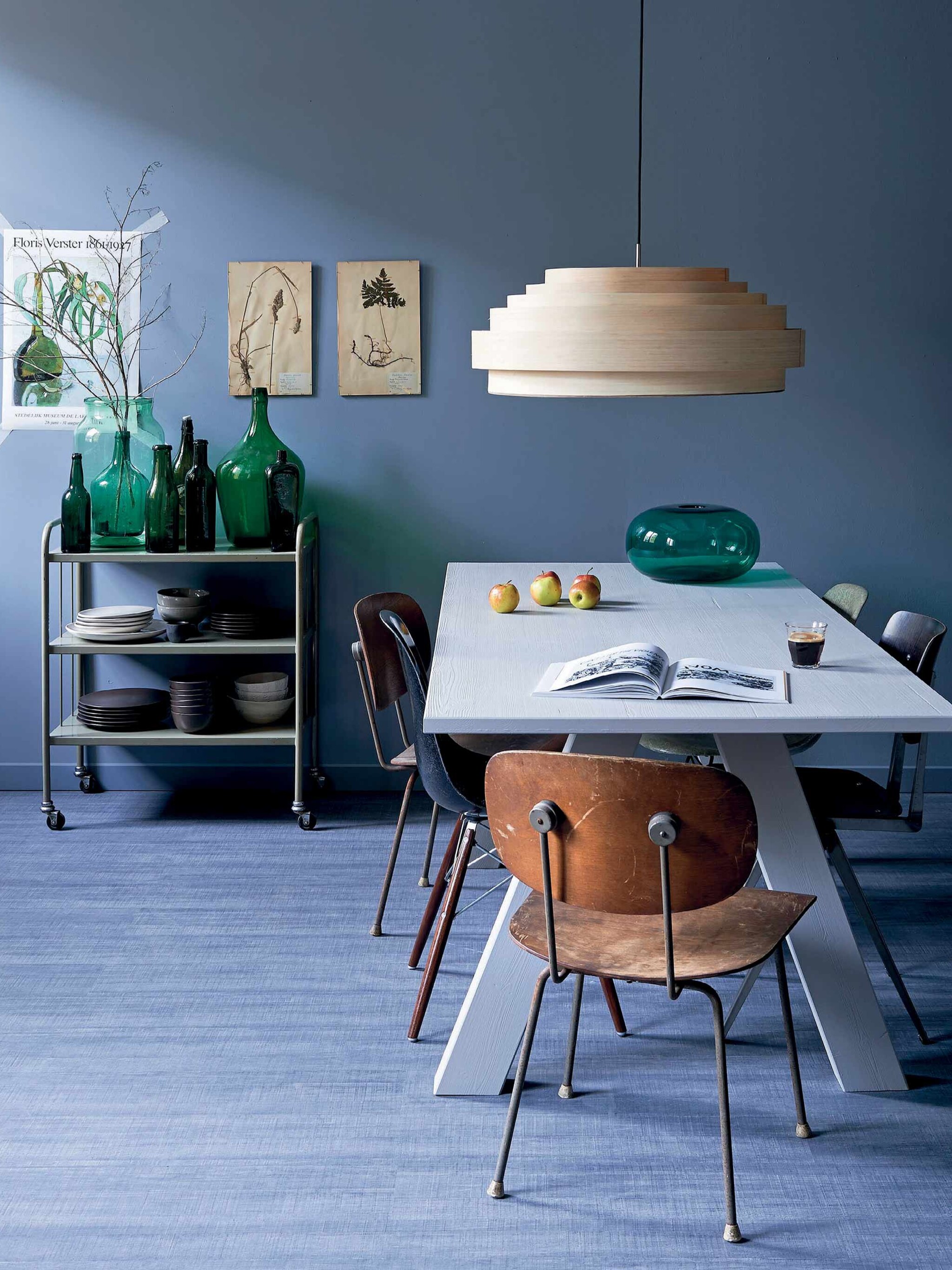 een tafel met karakter
