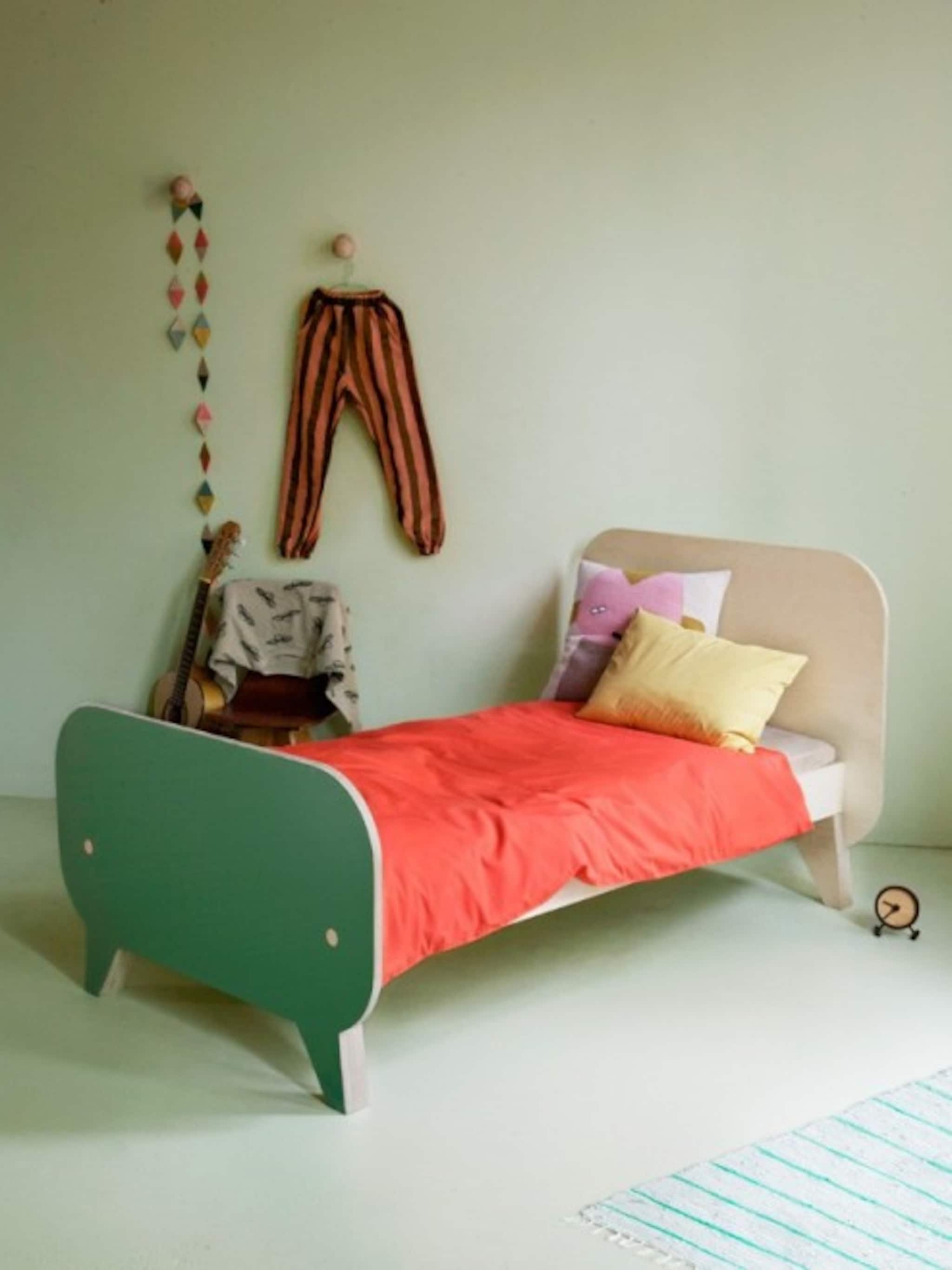 hup naar bed in een uniek kinderbed