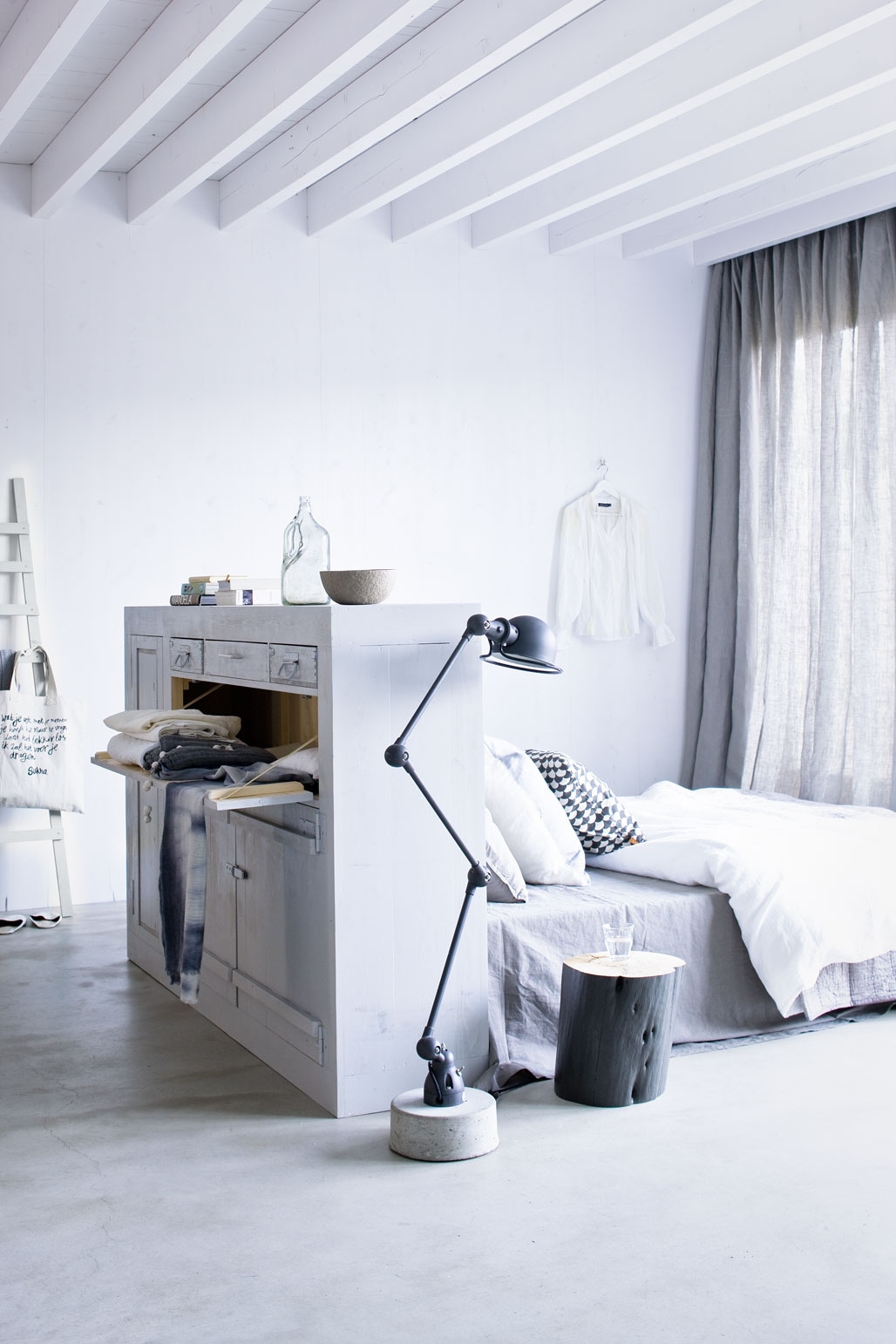 beeld vtwonen Hoofdeinde kast bed