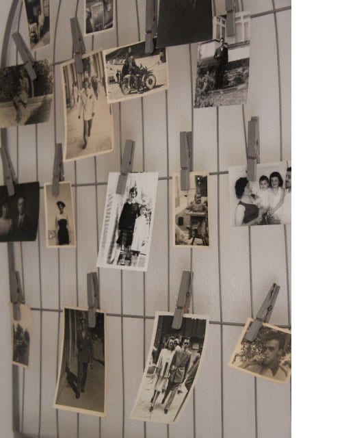 beeld vtwonen prikbord foto zwartwit vintage knijpers ijzerdraad