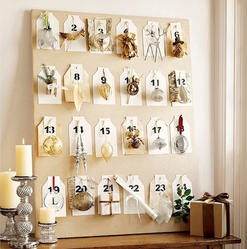 beeld vtwonen prikbord kalender kerst kerstballen