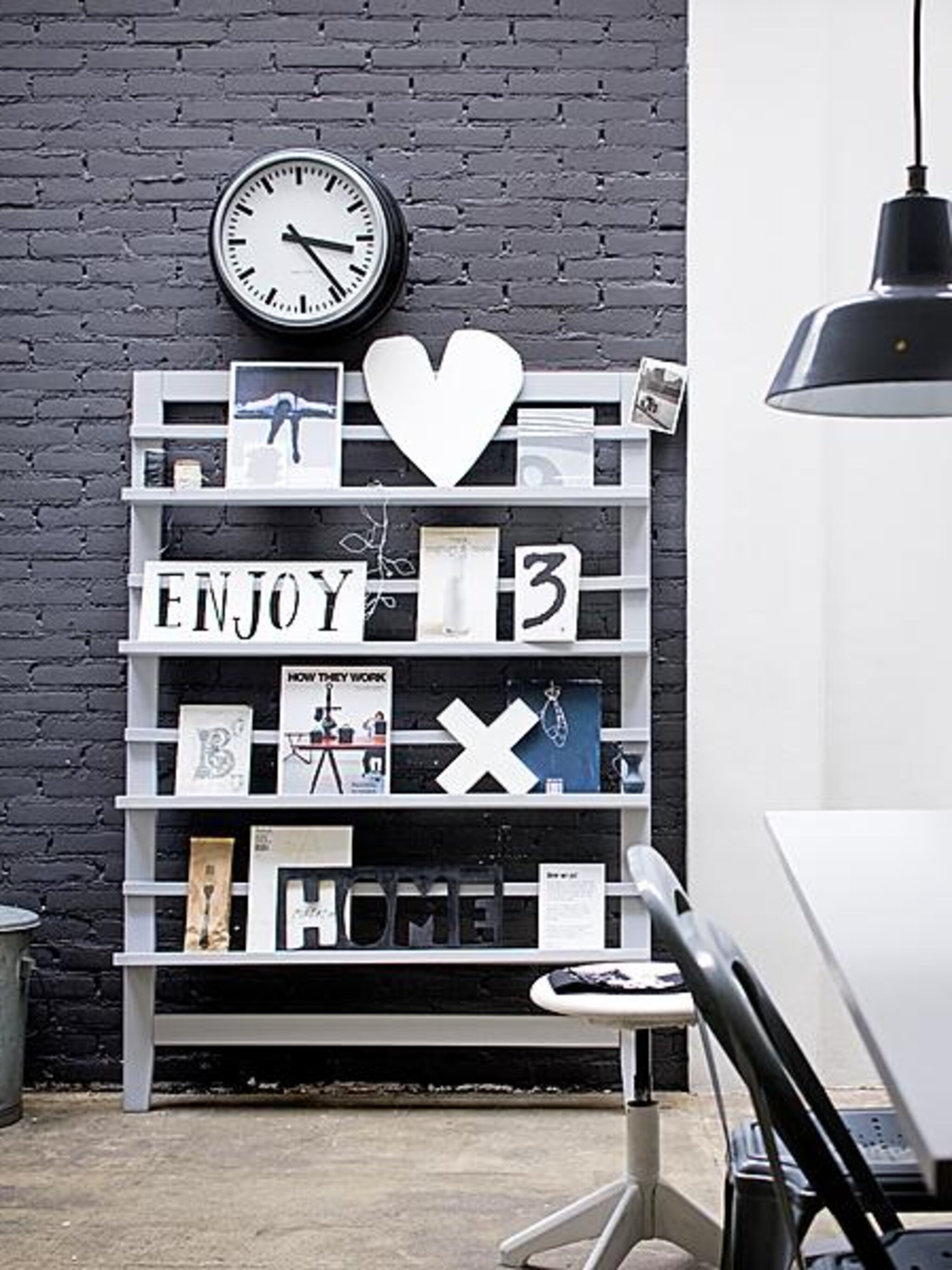 vtwonen tijdschriftenrek als eyecatcher in huis