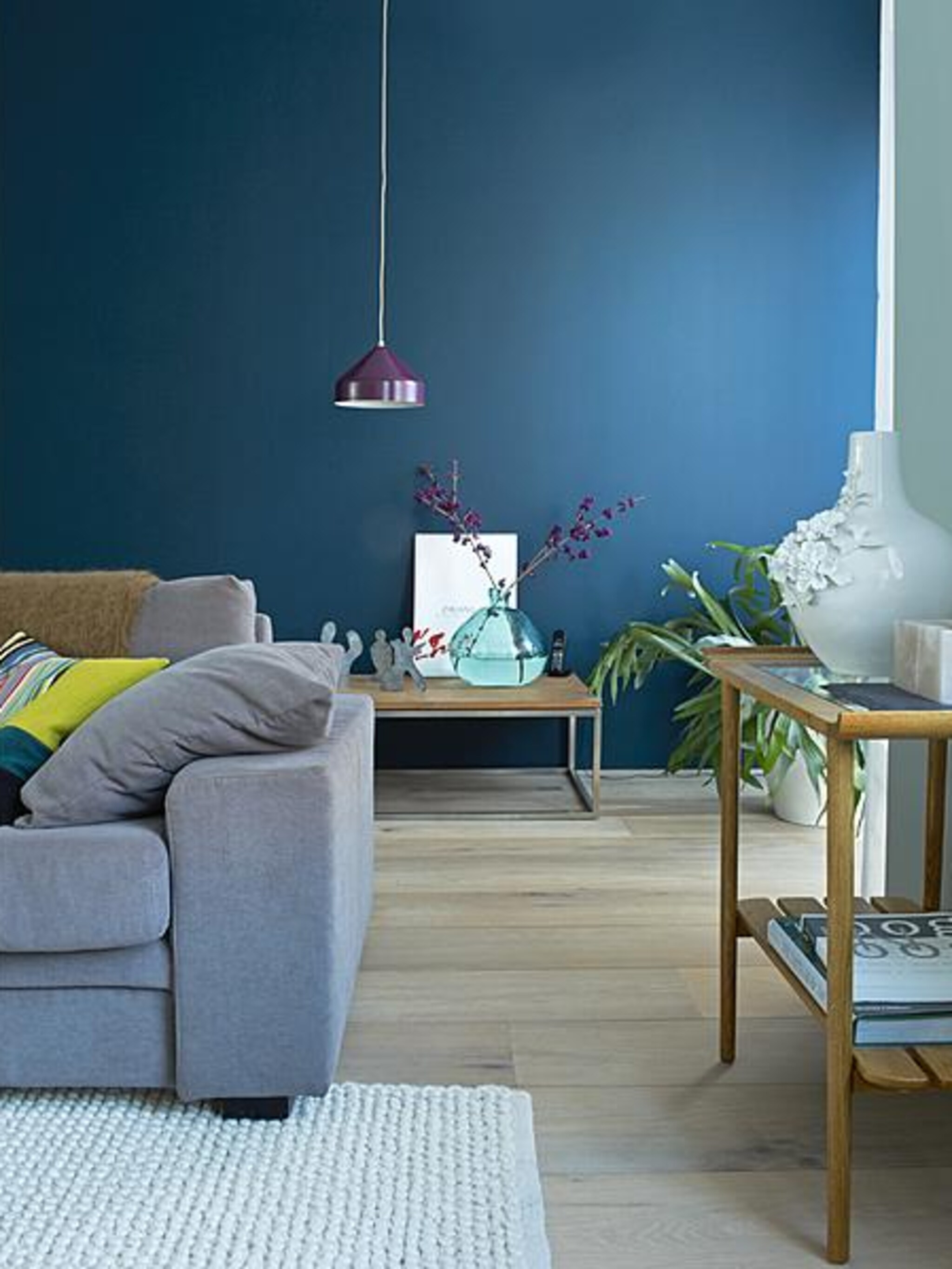 een sfeervolle blauwe muur
