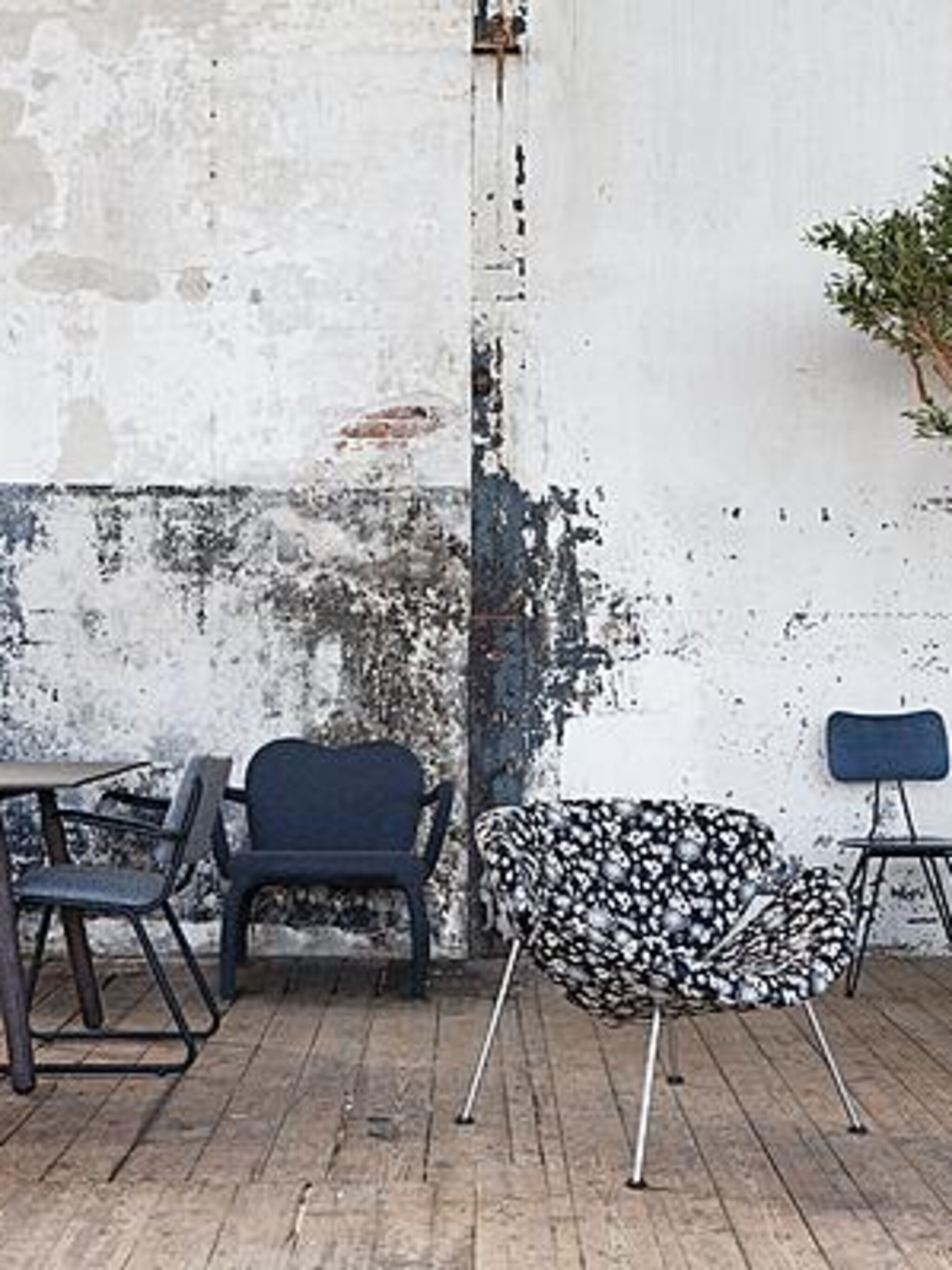zwarte stoelen