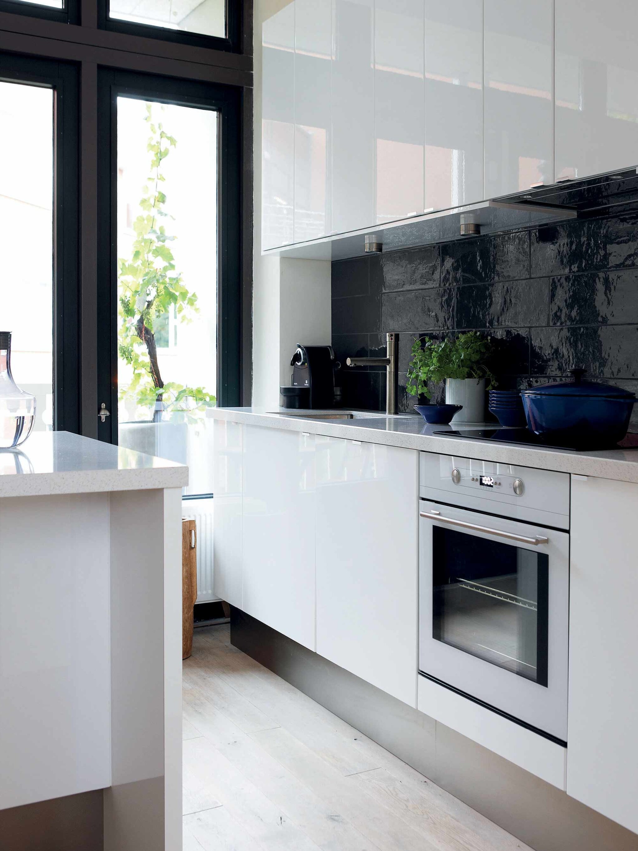 zwart wit hoogglans keuken