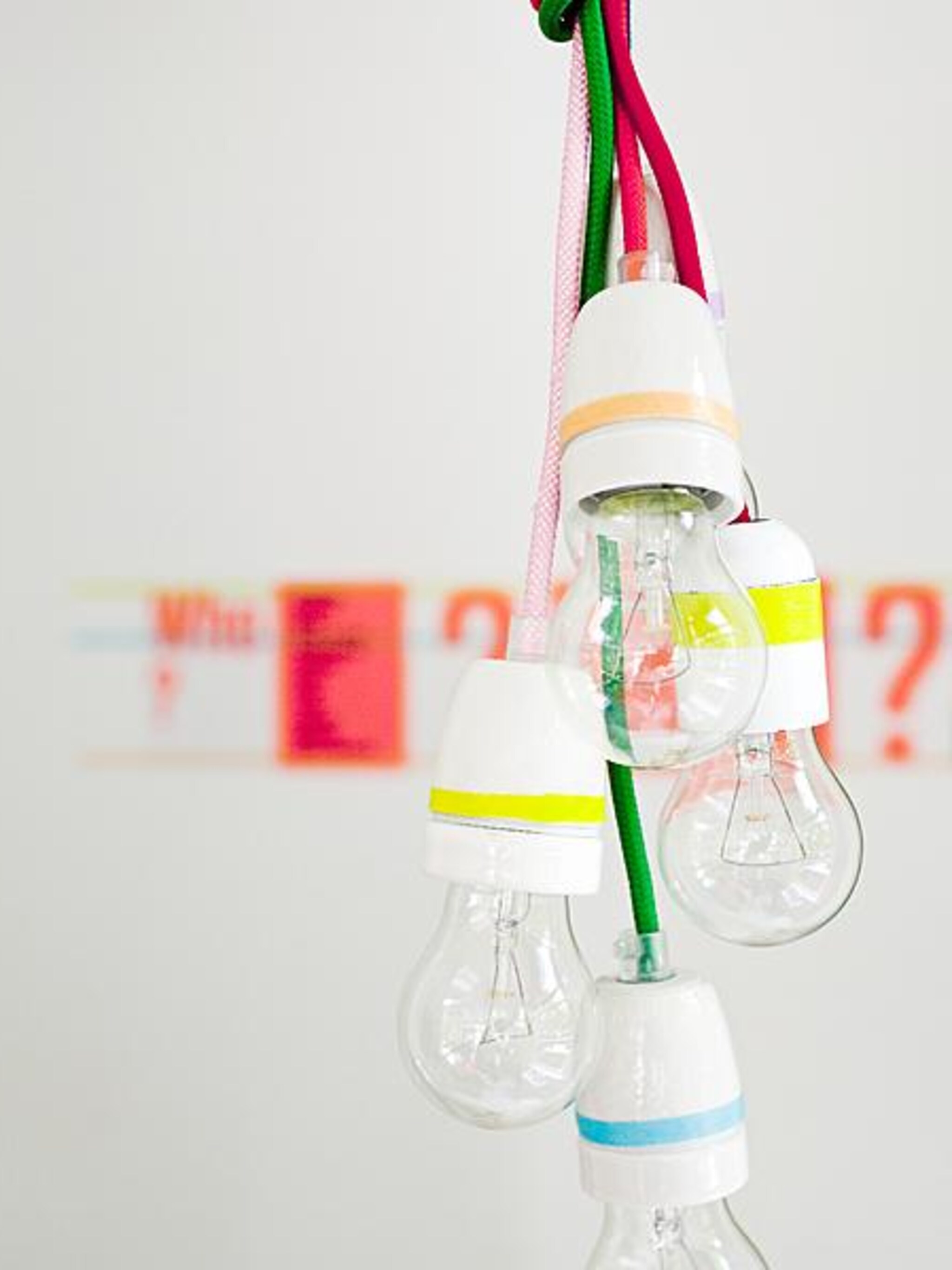 kleurrijke lampen met fluor accenten