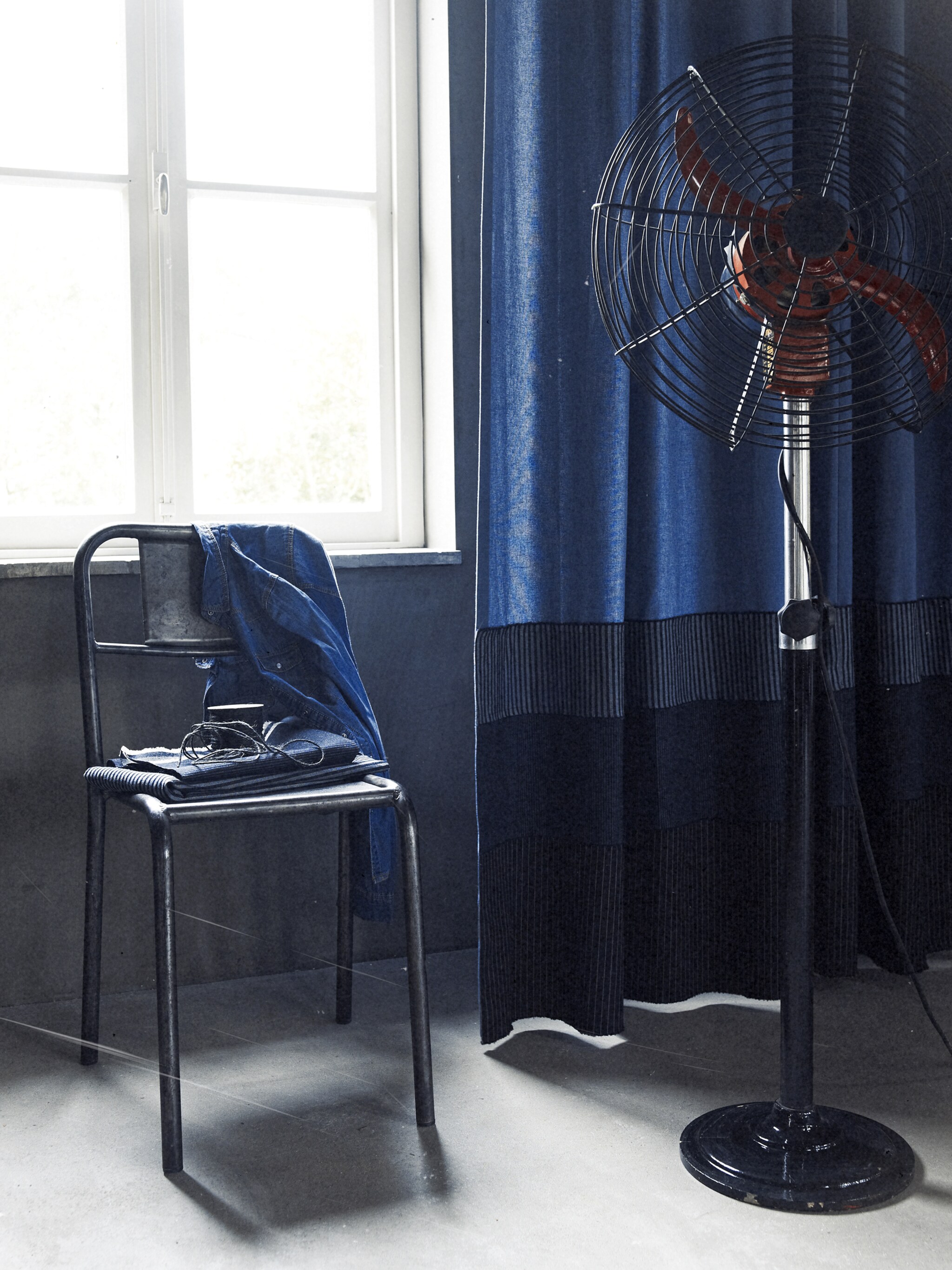 stoer denim gordijn voor een ijzersterke basis
