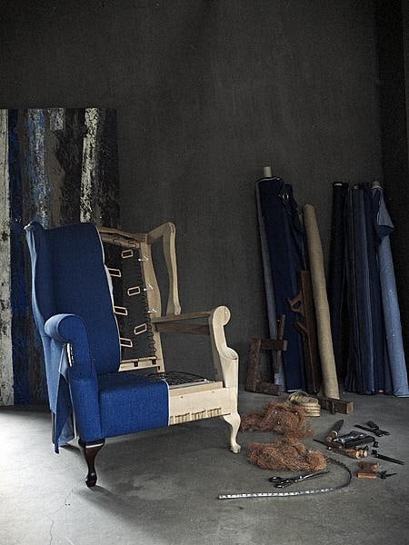 beeld vtwonen Fauteuil in spijkerstof