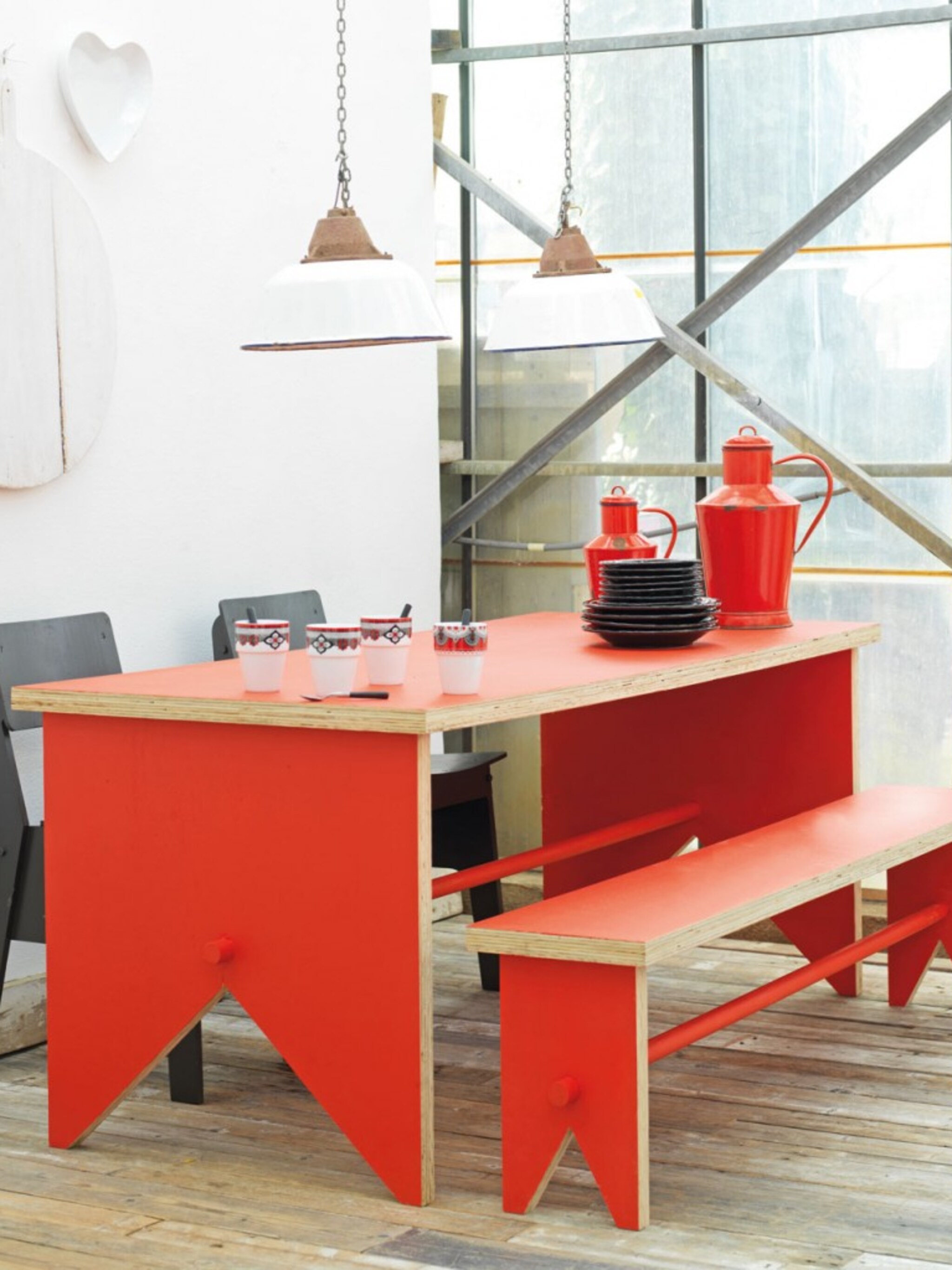 rode tafel met bankje