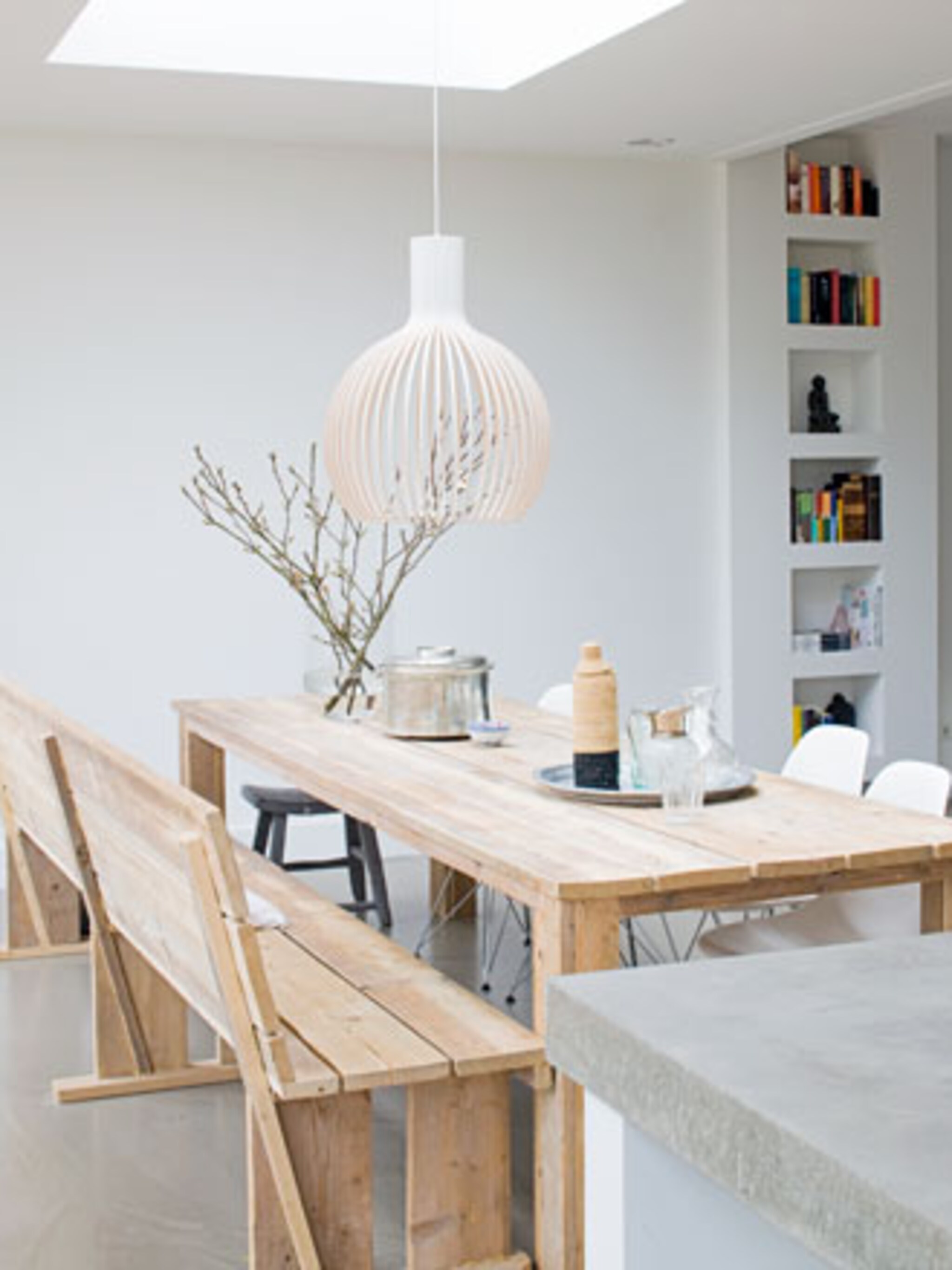 bescheiden blikvanger lamp van berkenhout