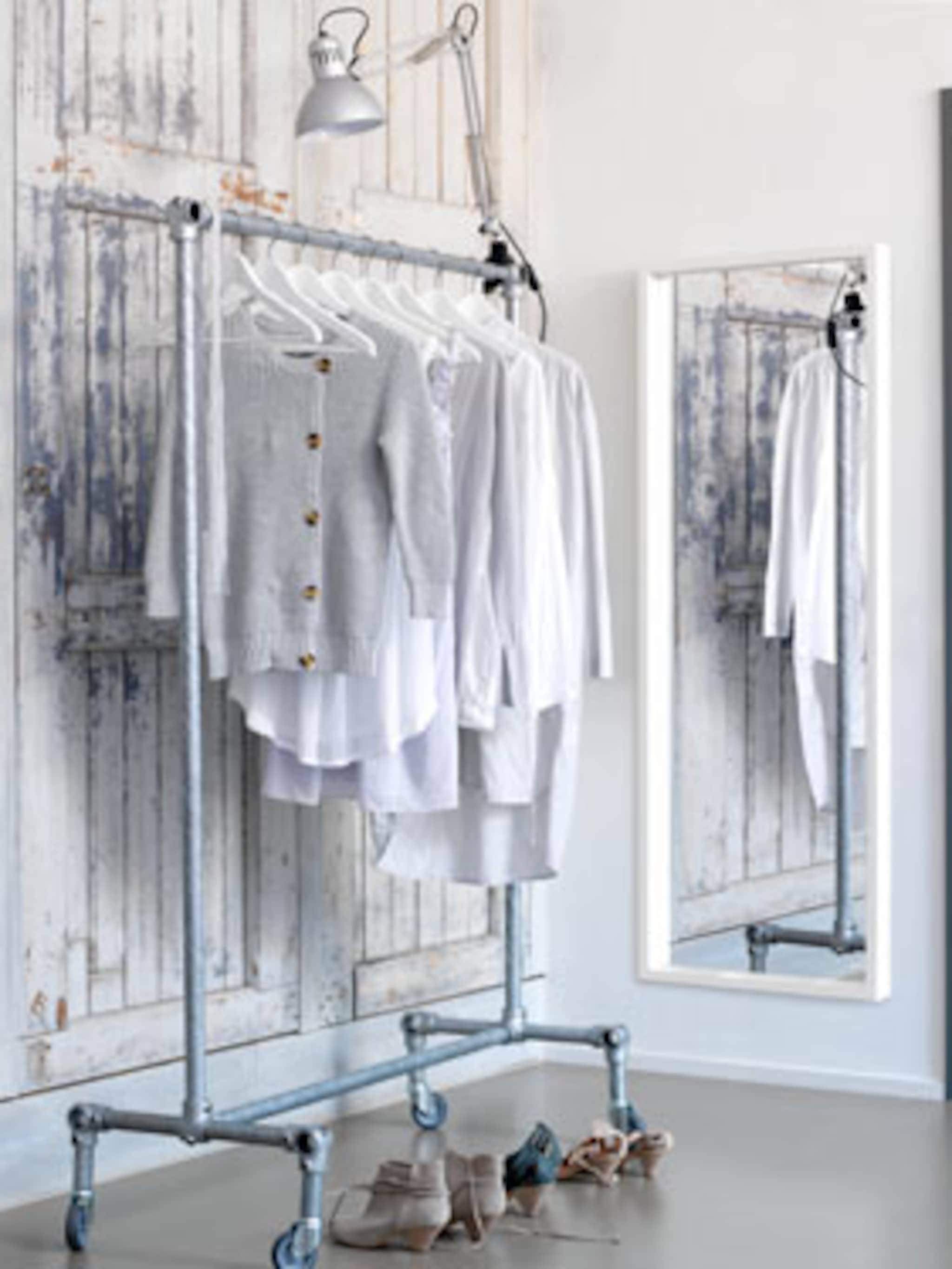 een flexibel kledingrek van steigerbuizen maken