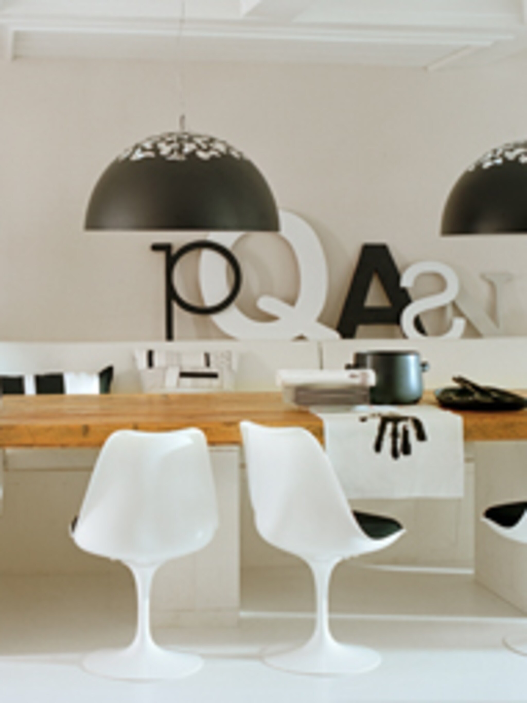 leefkeuken in zwart wit