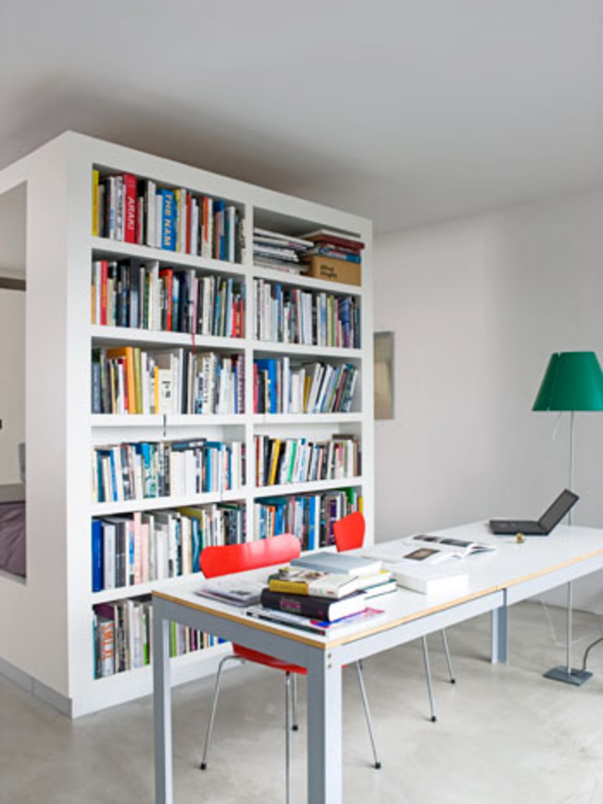 zwevende boekenkast