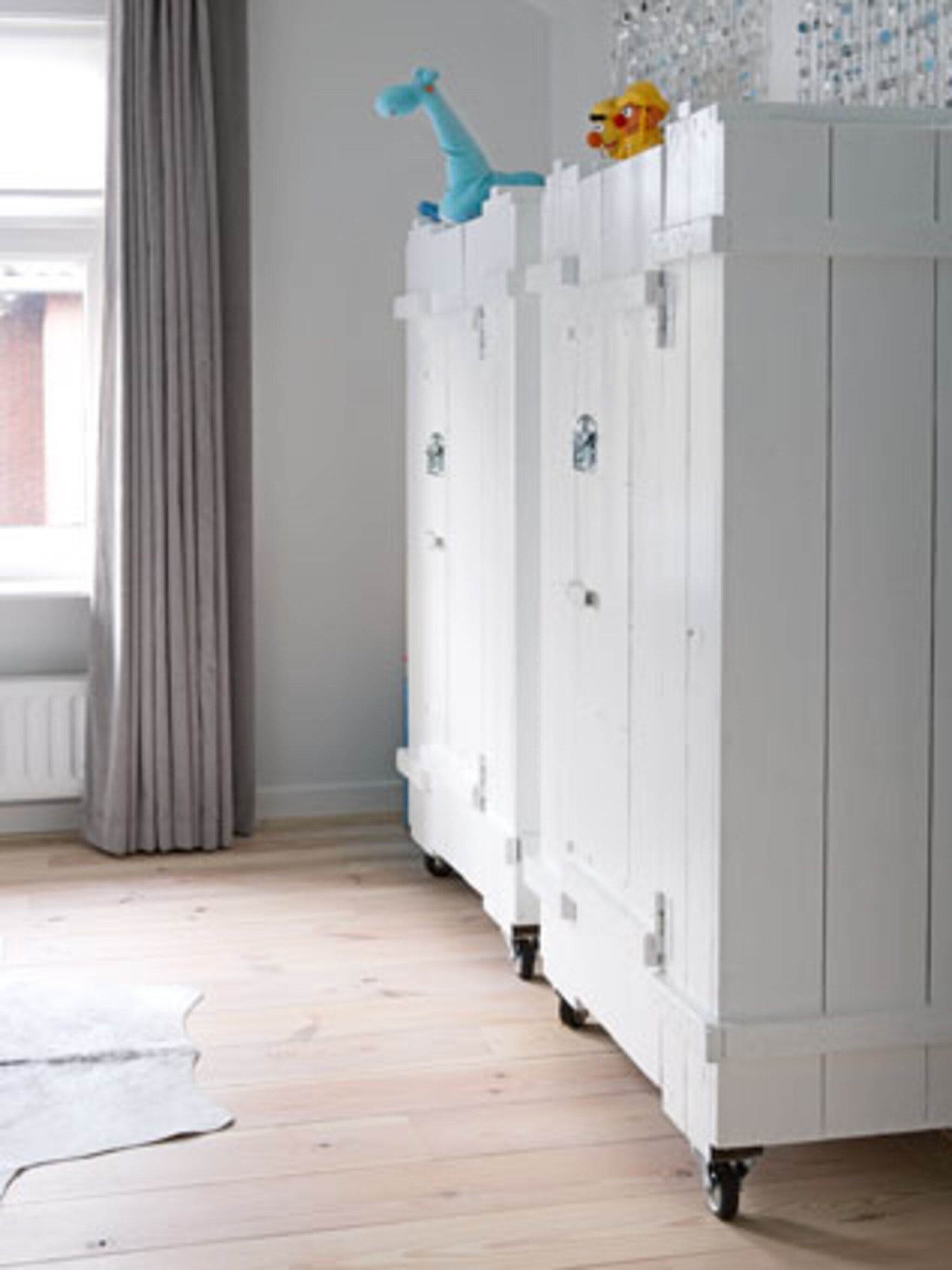 ruig wit in een stoere meidenkamer